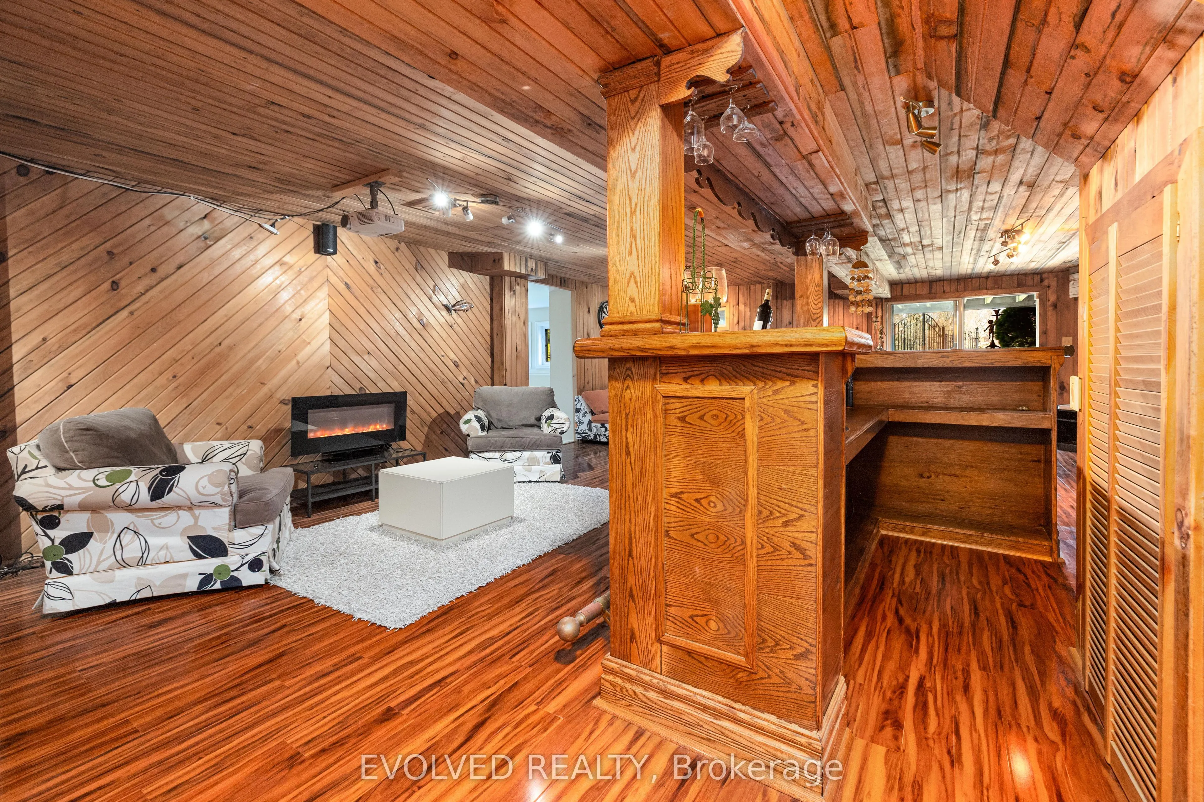 40 Rosemount Avenue, #Lower level