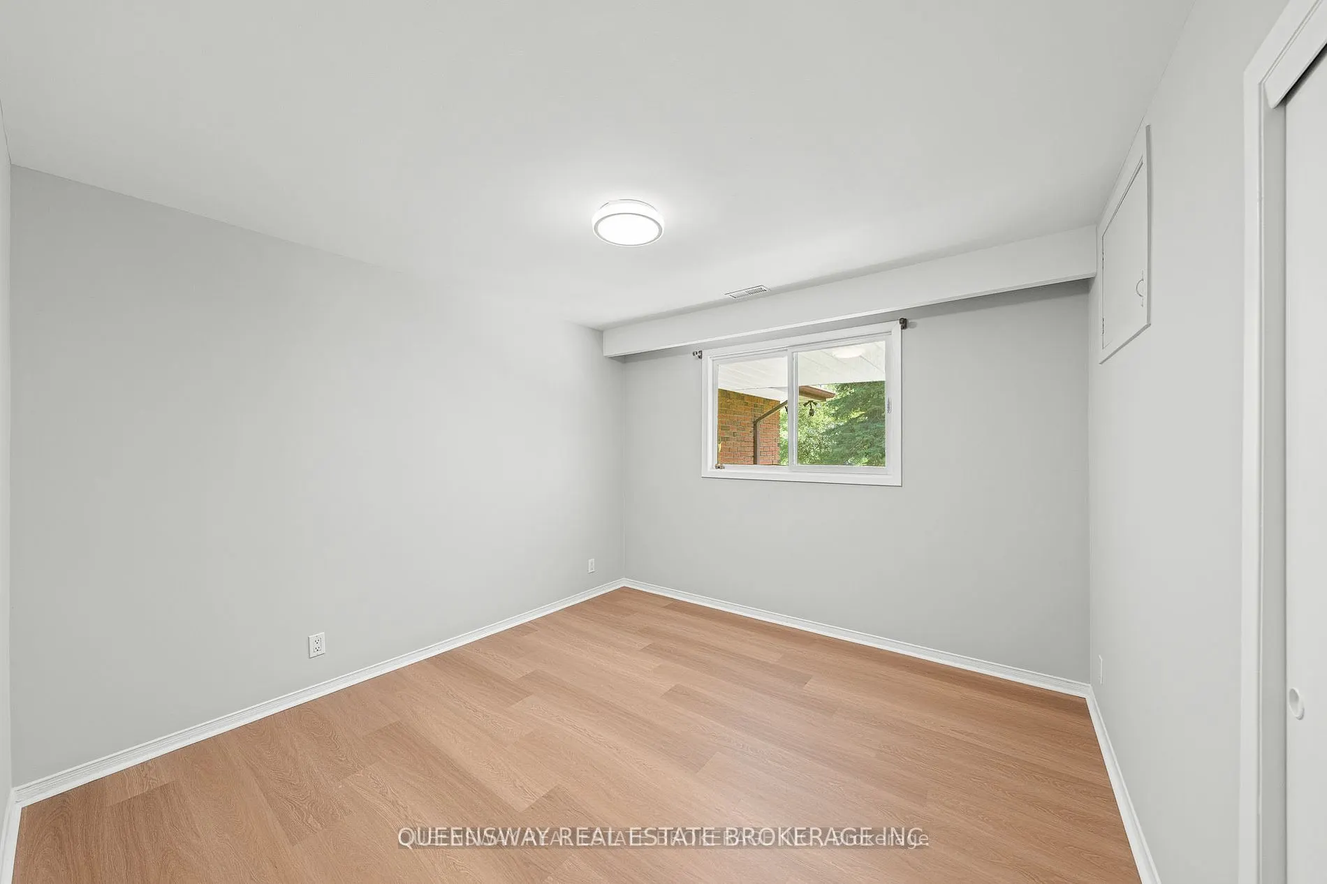 1268 15th Side Road