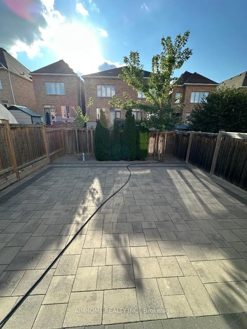 18 Bristlewood Crescent