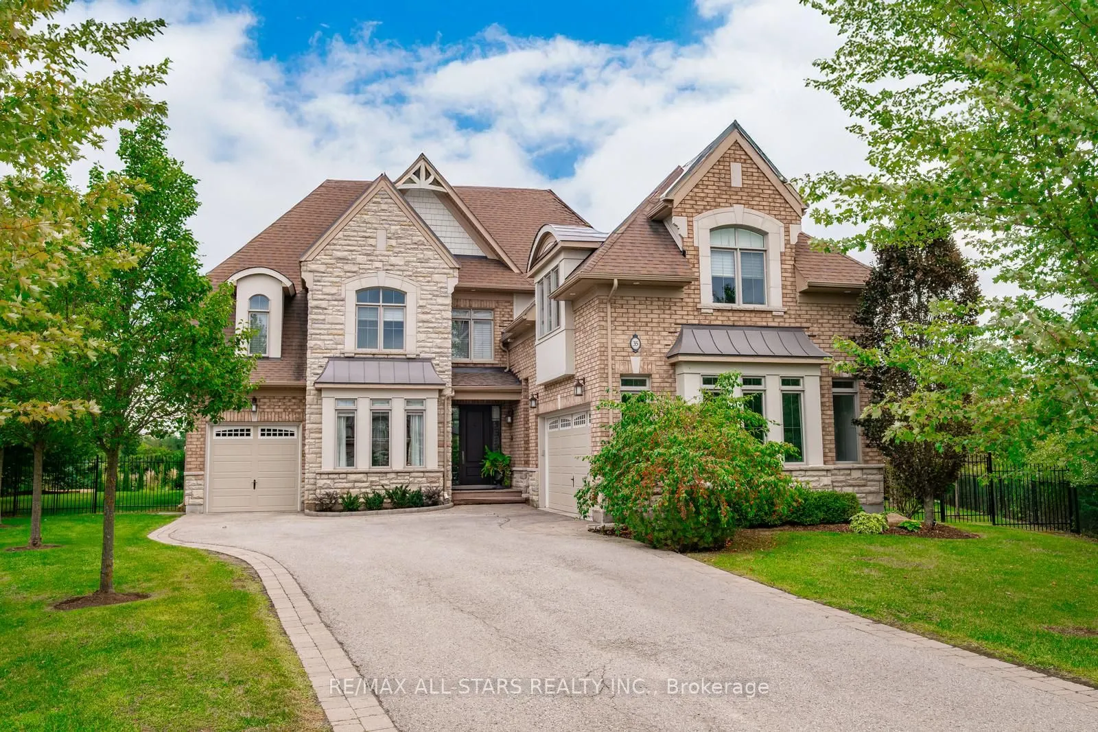 35 Somer Rumm Court