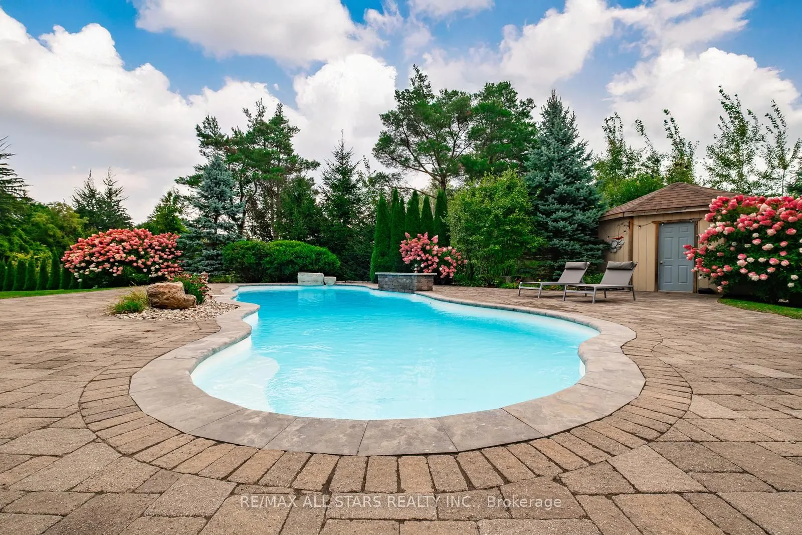 35 Somer Rumm Court