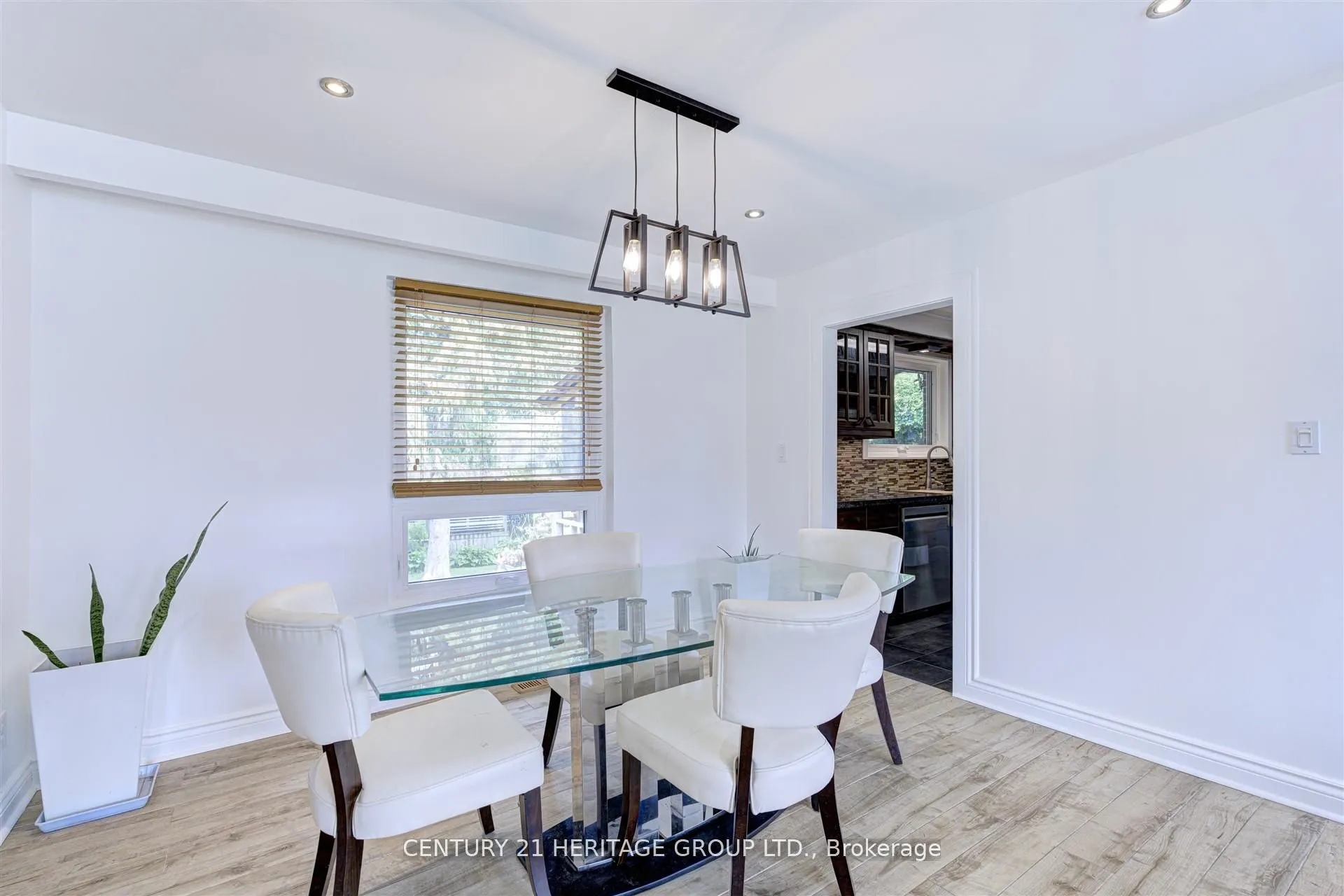 10 Bachly Crescent