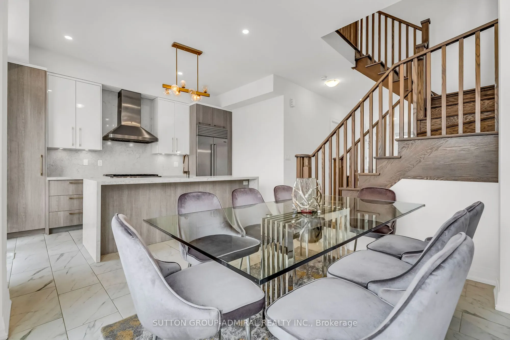 34 Globemaster Lane S