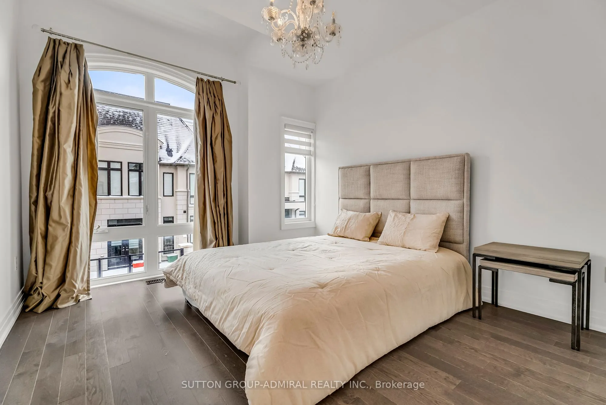34 Globemaster Lane S