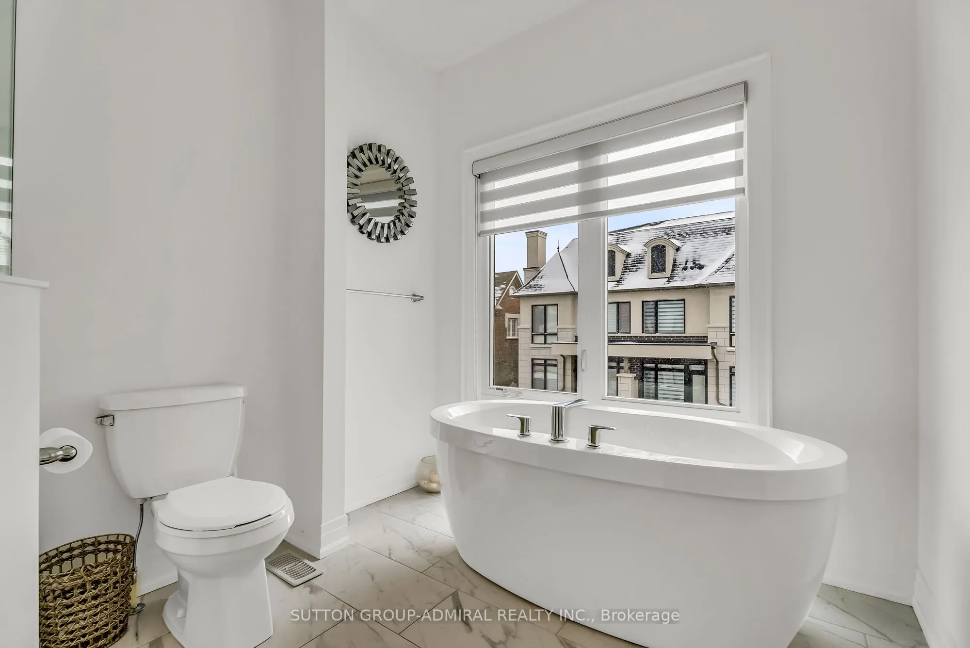 34 Globemaster Lane S