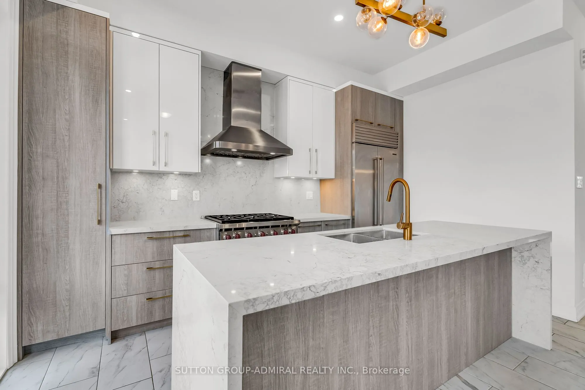34 Globemaster Lane S