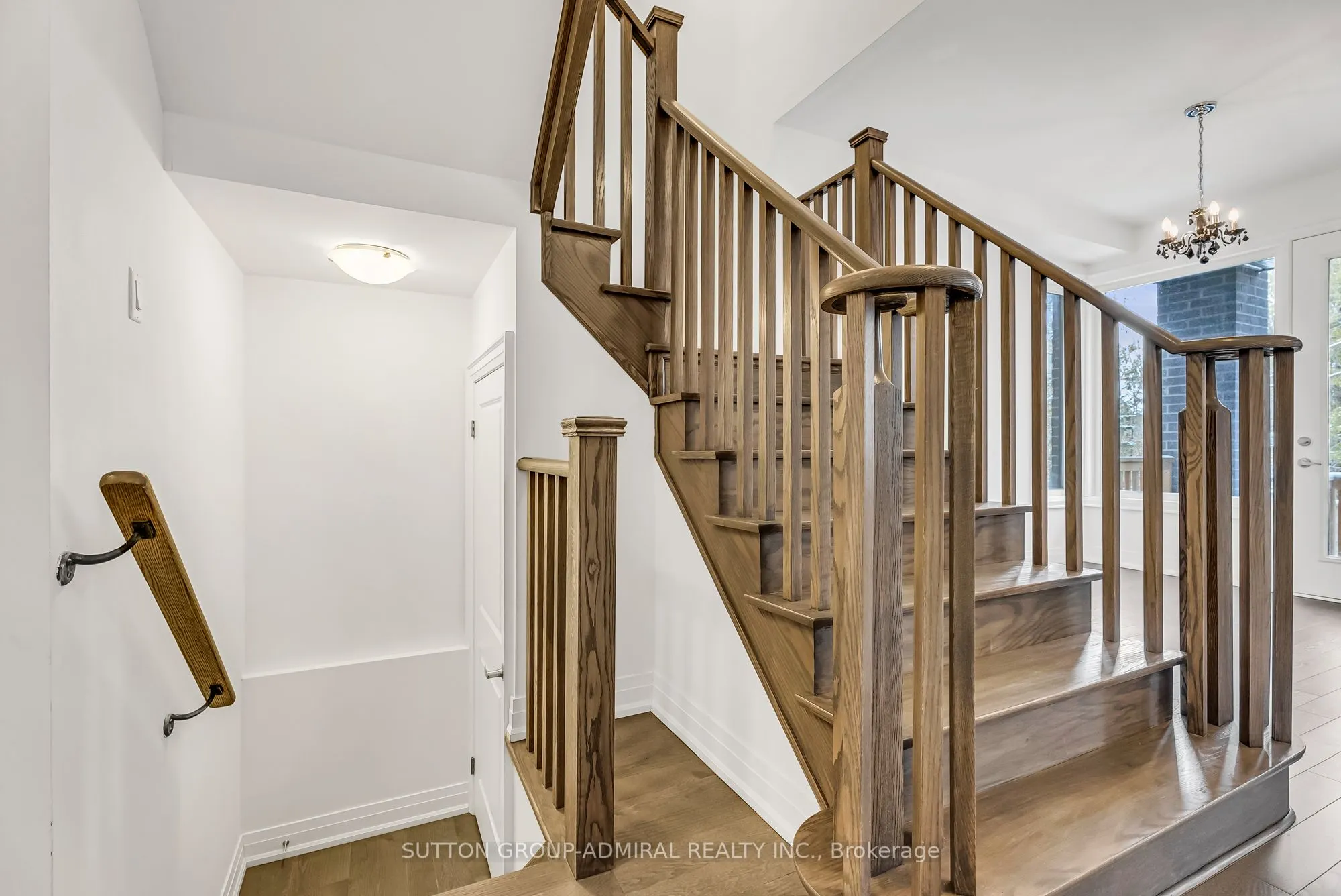 34 Globemaster Lane S