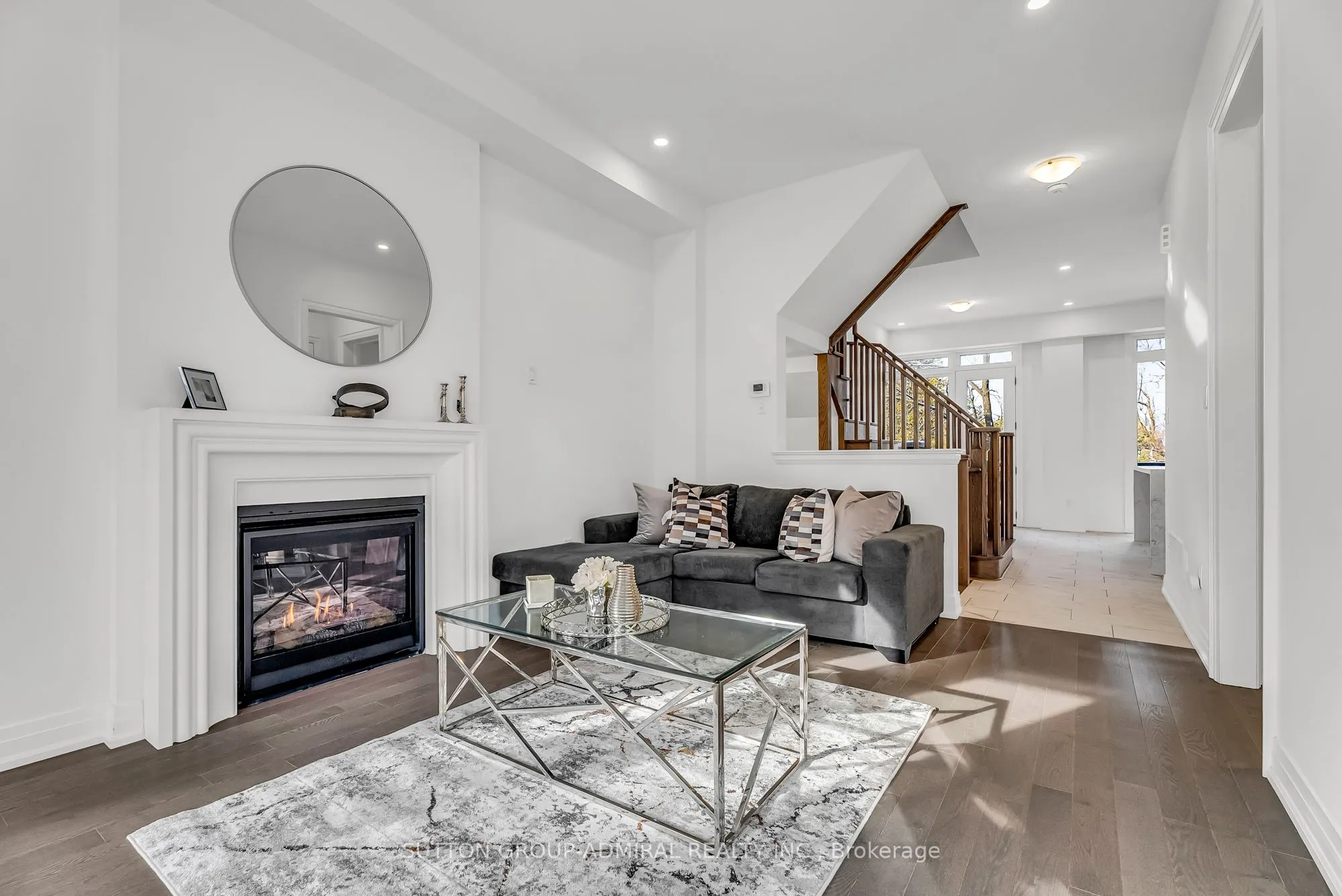 34 Globemaster Lane S