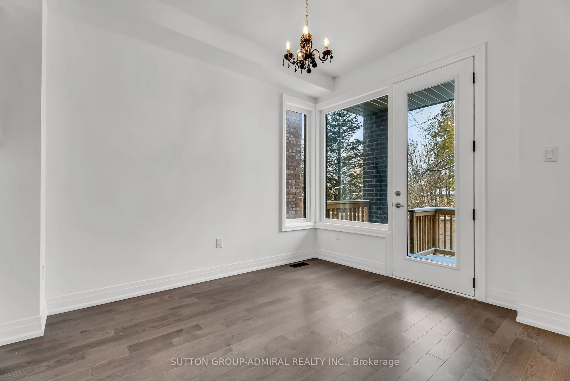 34 Globemaster Lane S