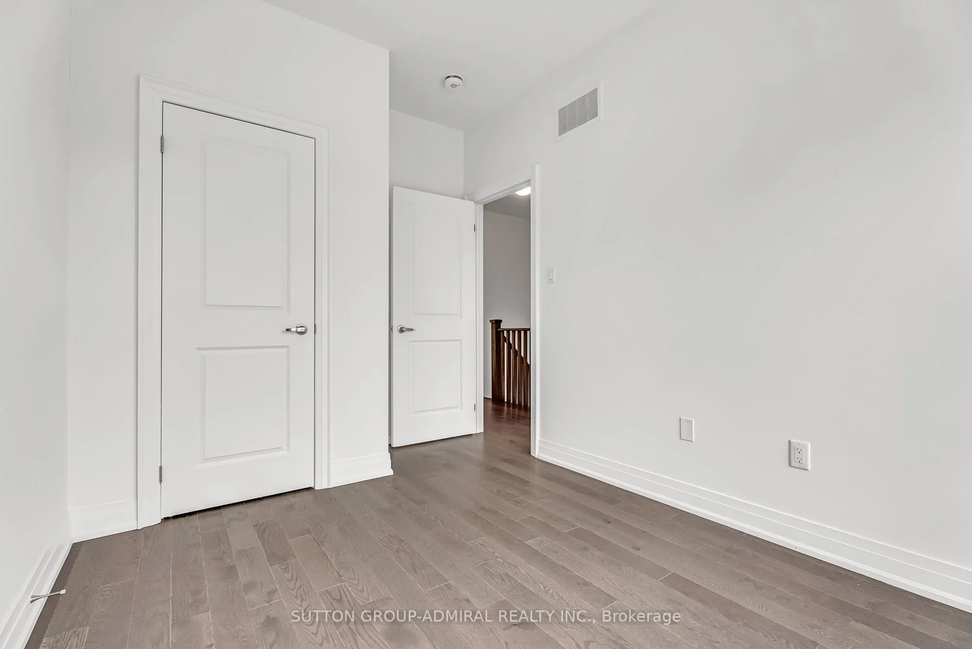 34 Globemaster Lane S