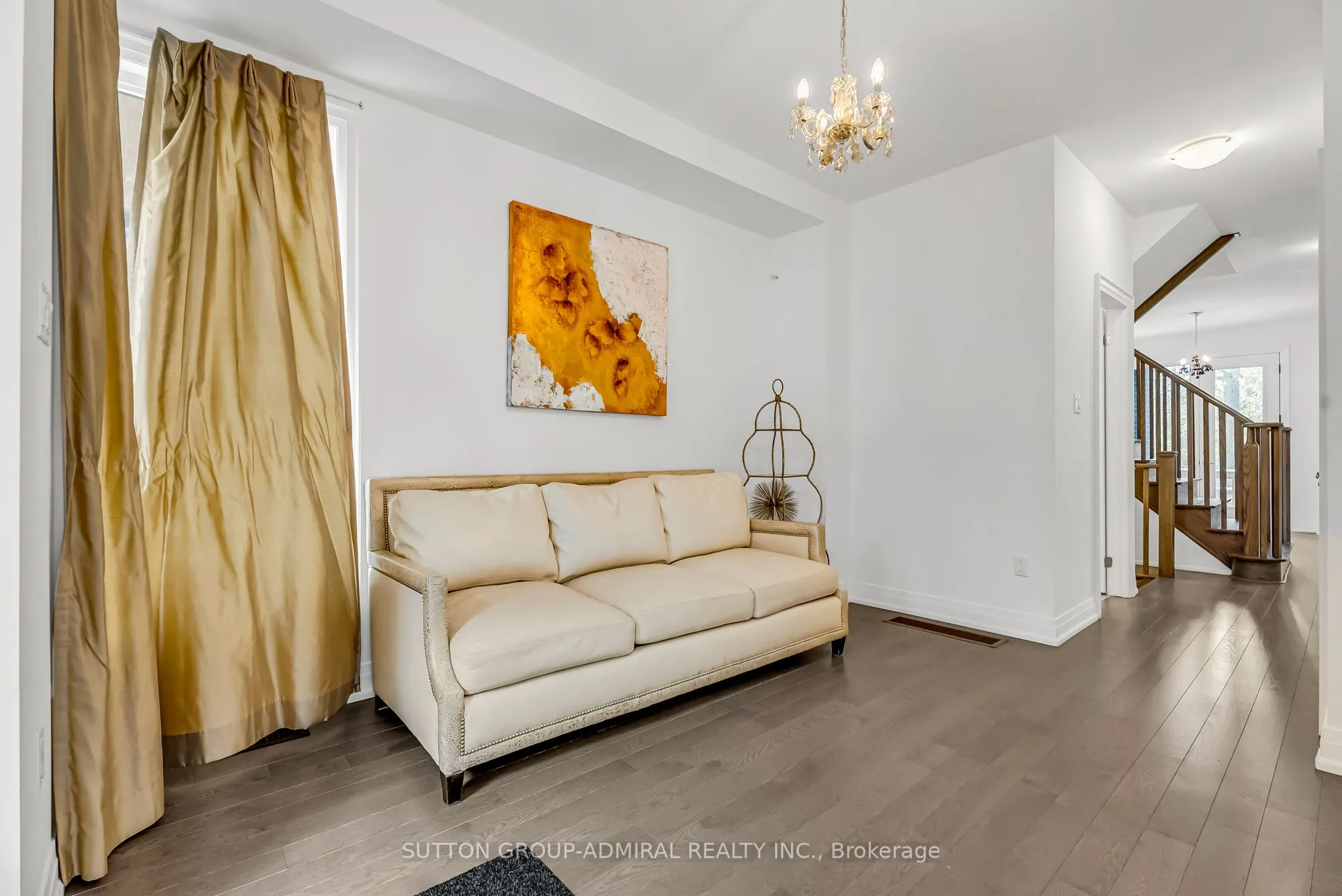 34 Globemaster Lane S