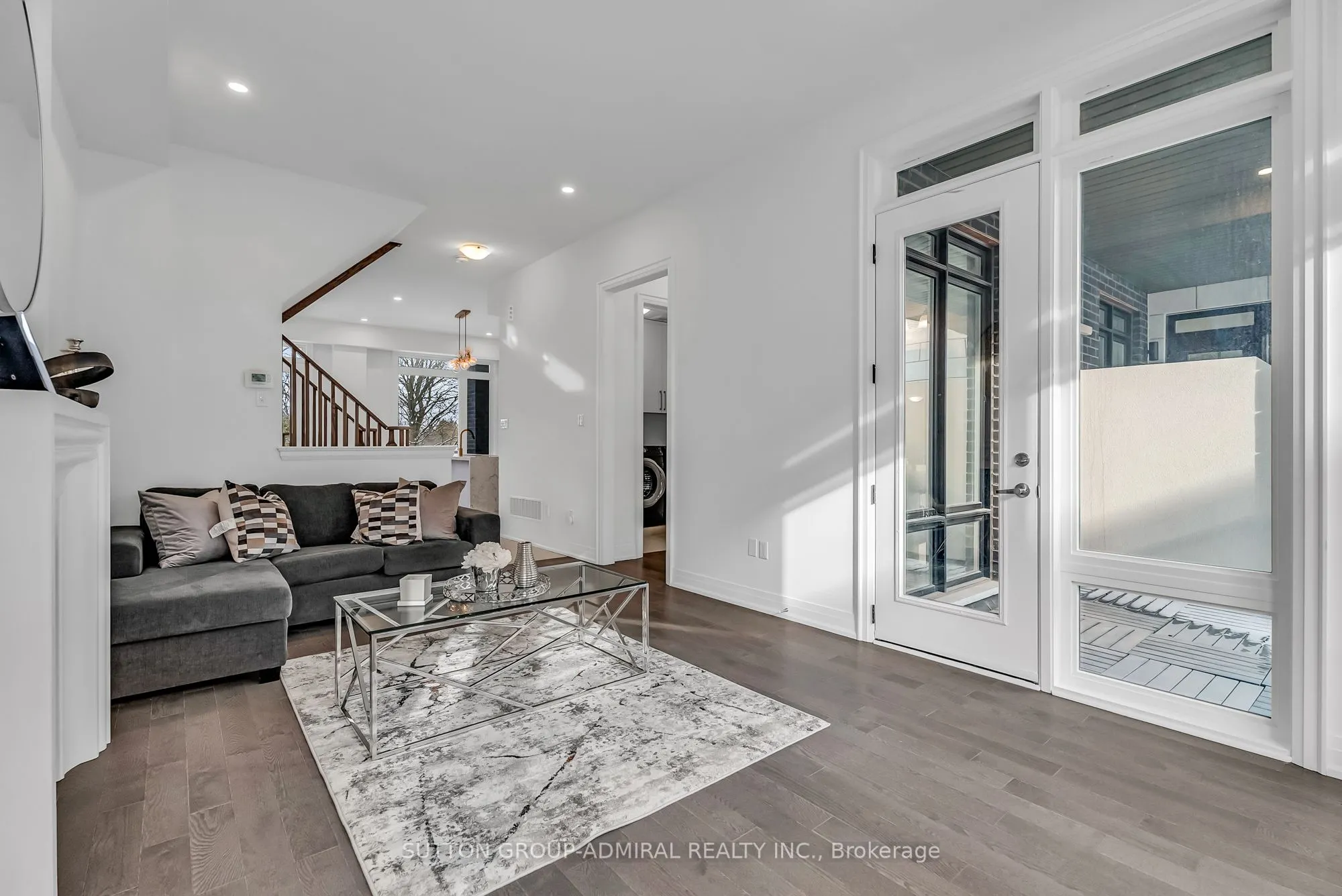 34 Globemaster Lane S