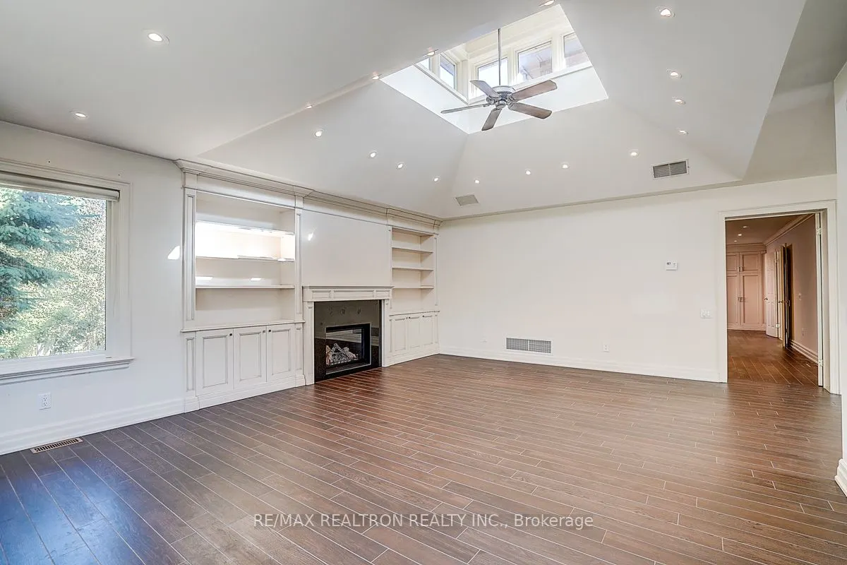 8 Rockley Court