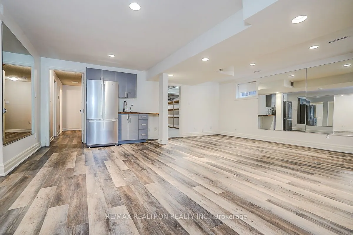 8 Rockley Court