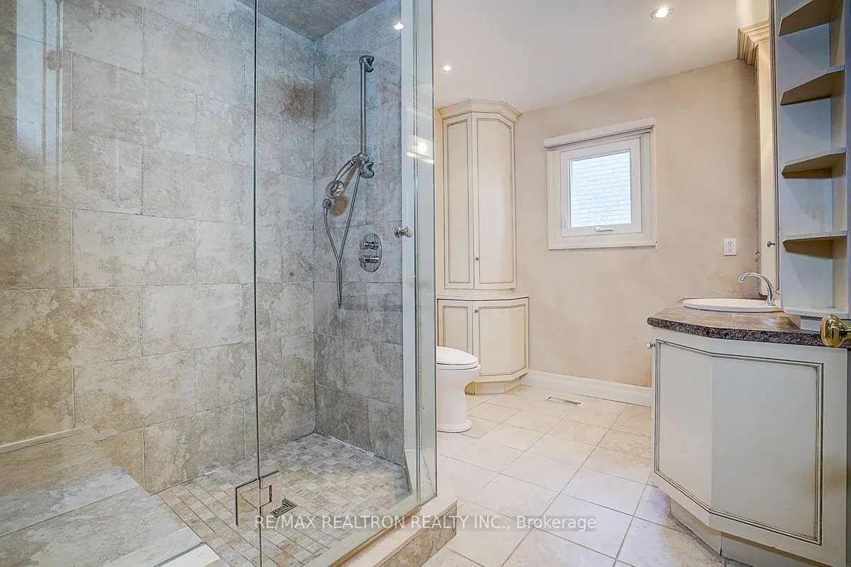 8 Rockley Court