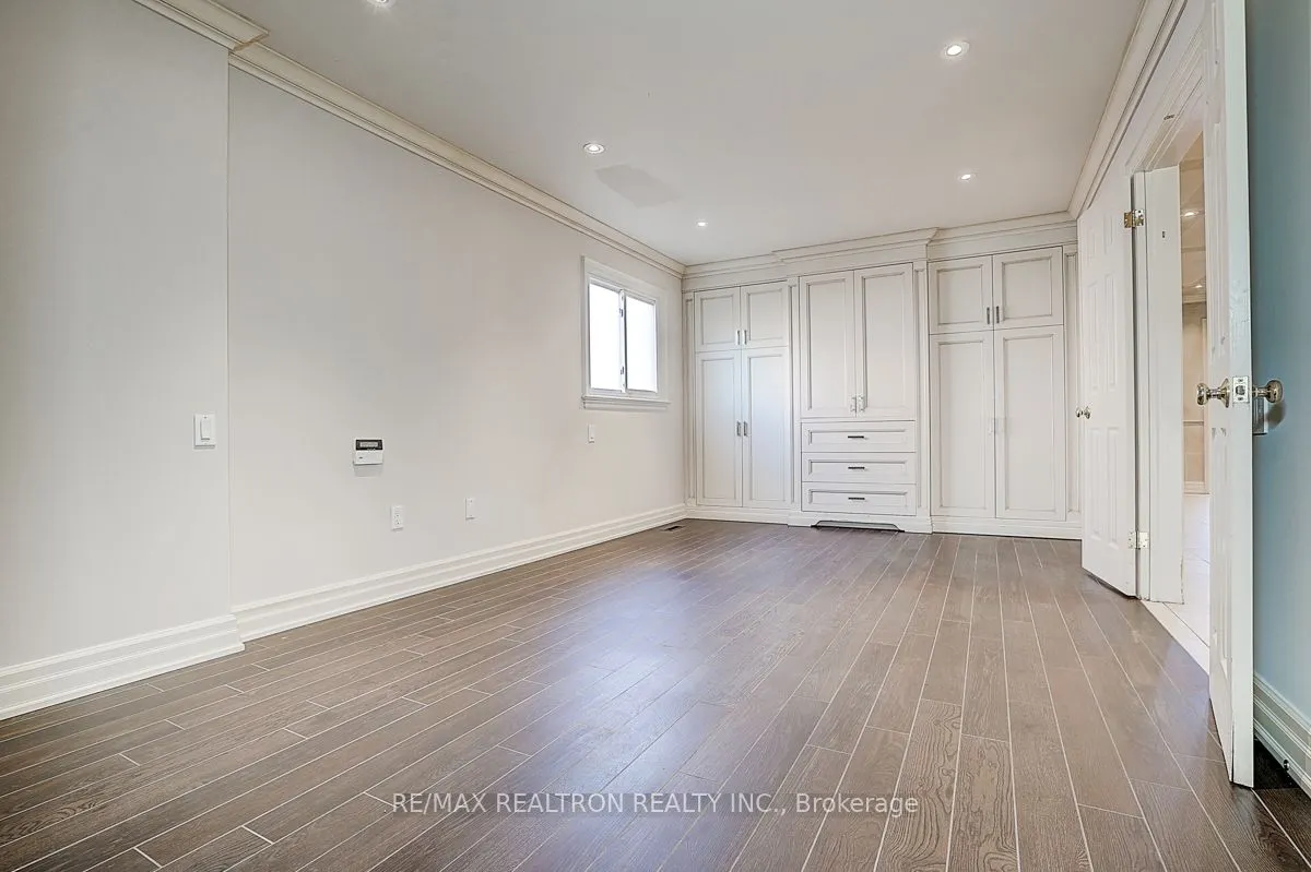 8 Rockley Court