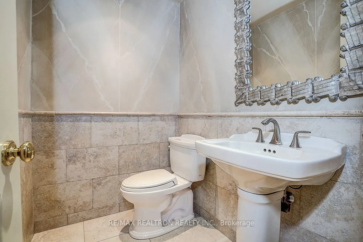 8 Rockley Court