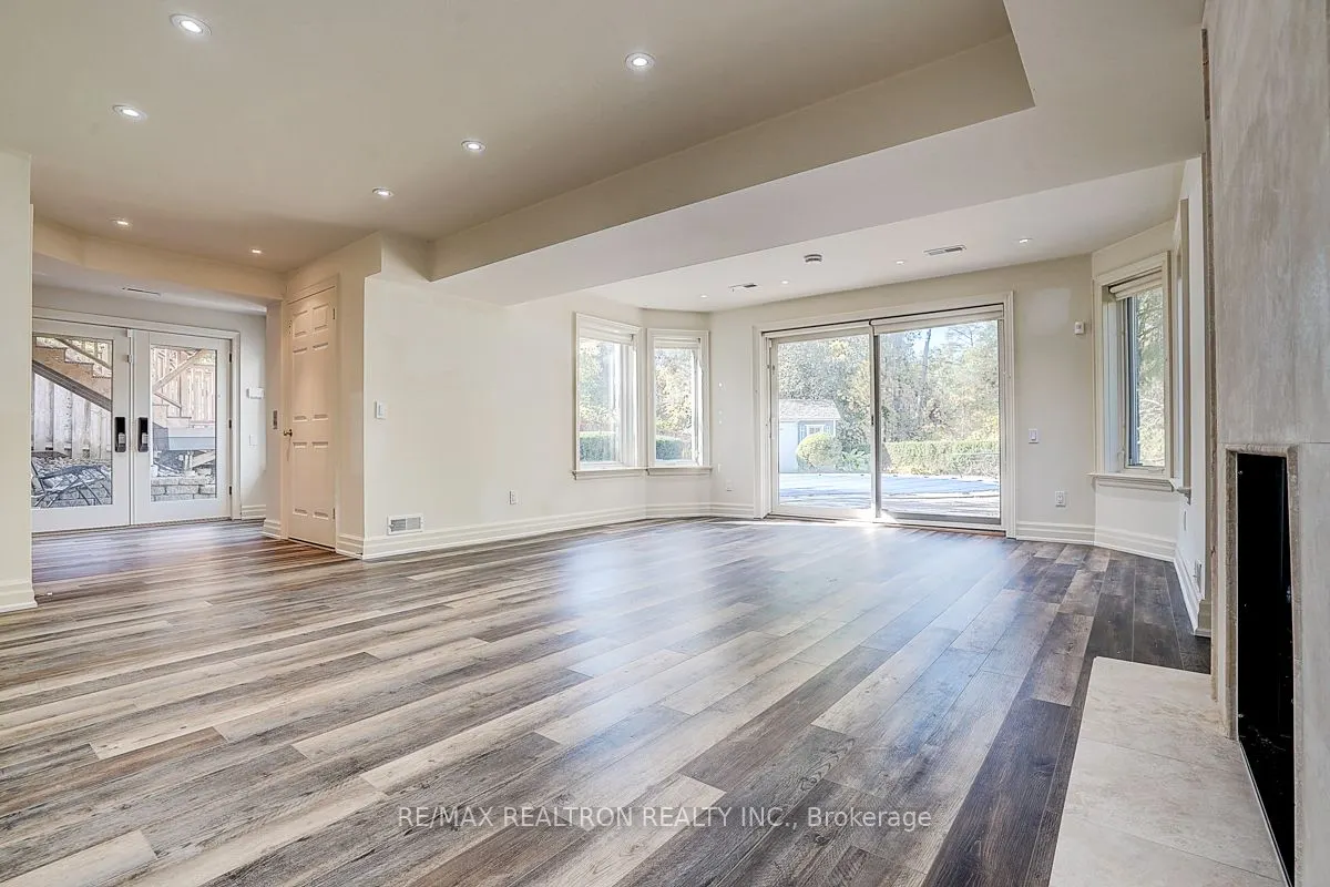 8 Rockley Court