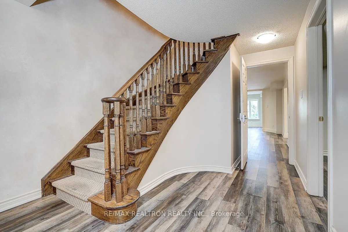 8 Rockley Court