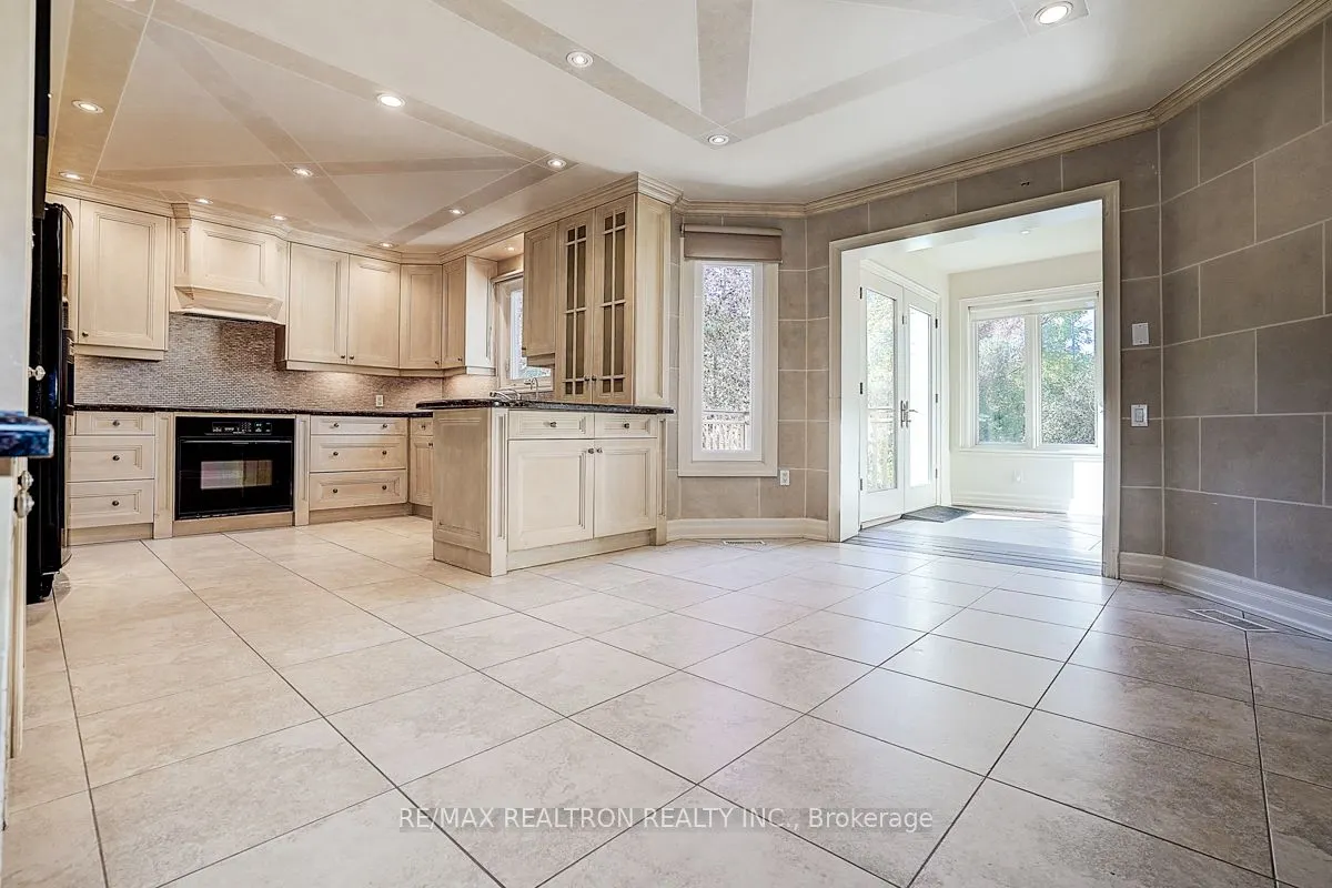 8 Rockley Court