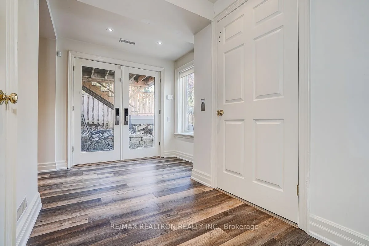 8 Rockley Court