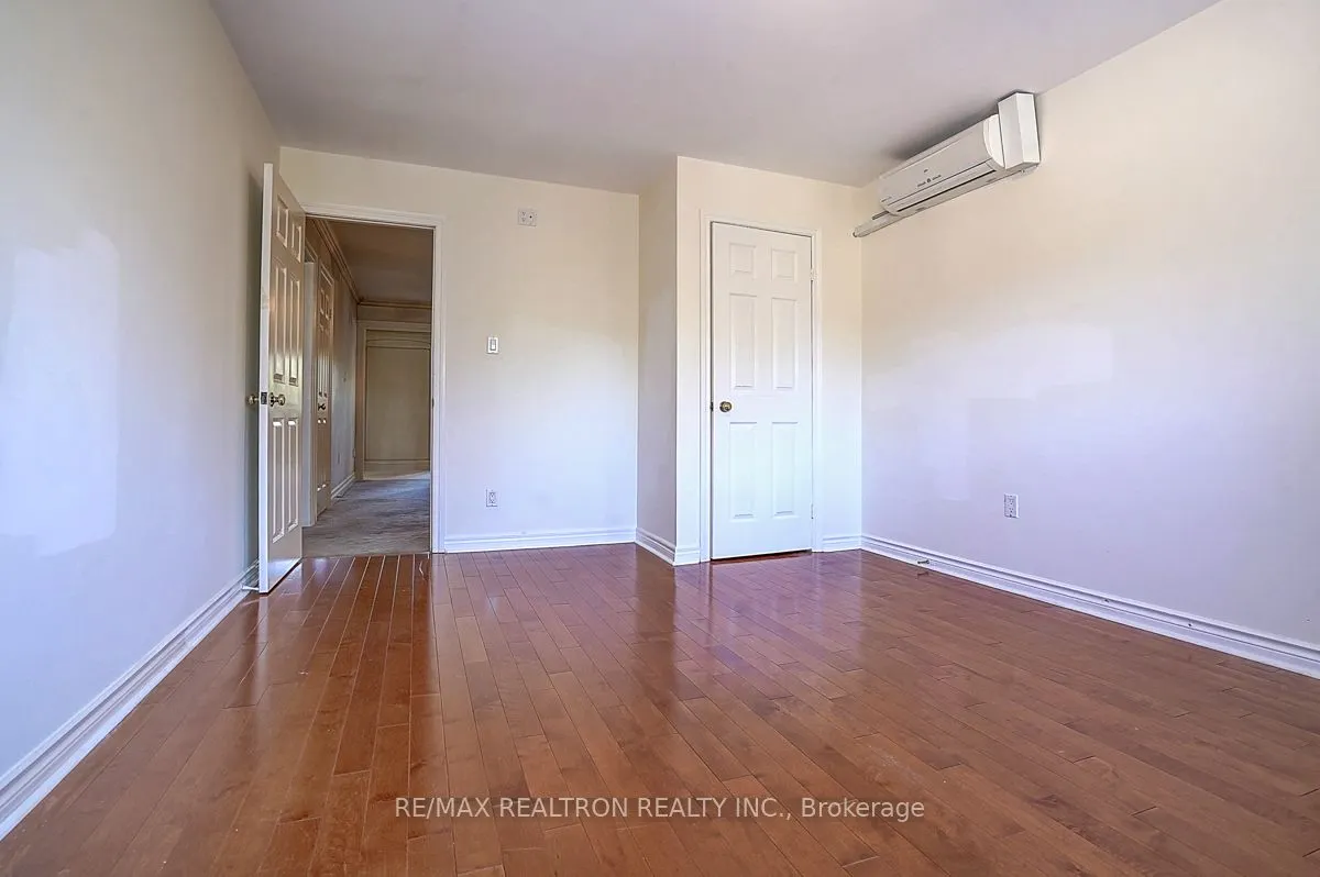 8 Rockley Court