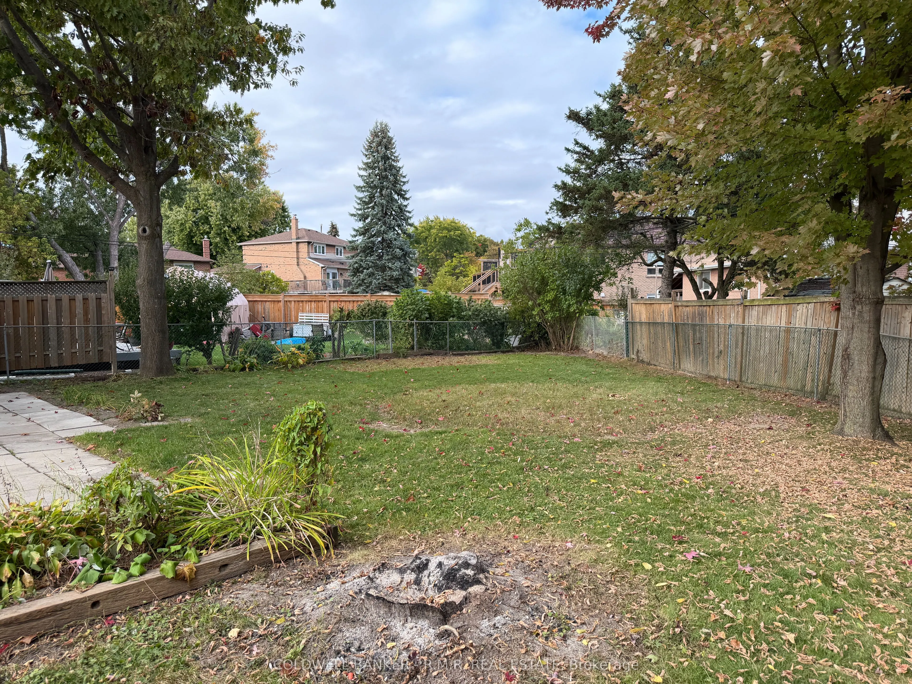 275 Silverbirch Drive