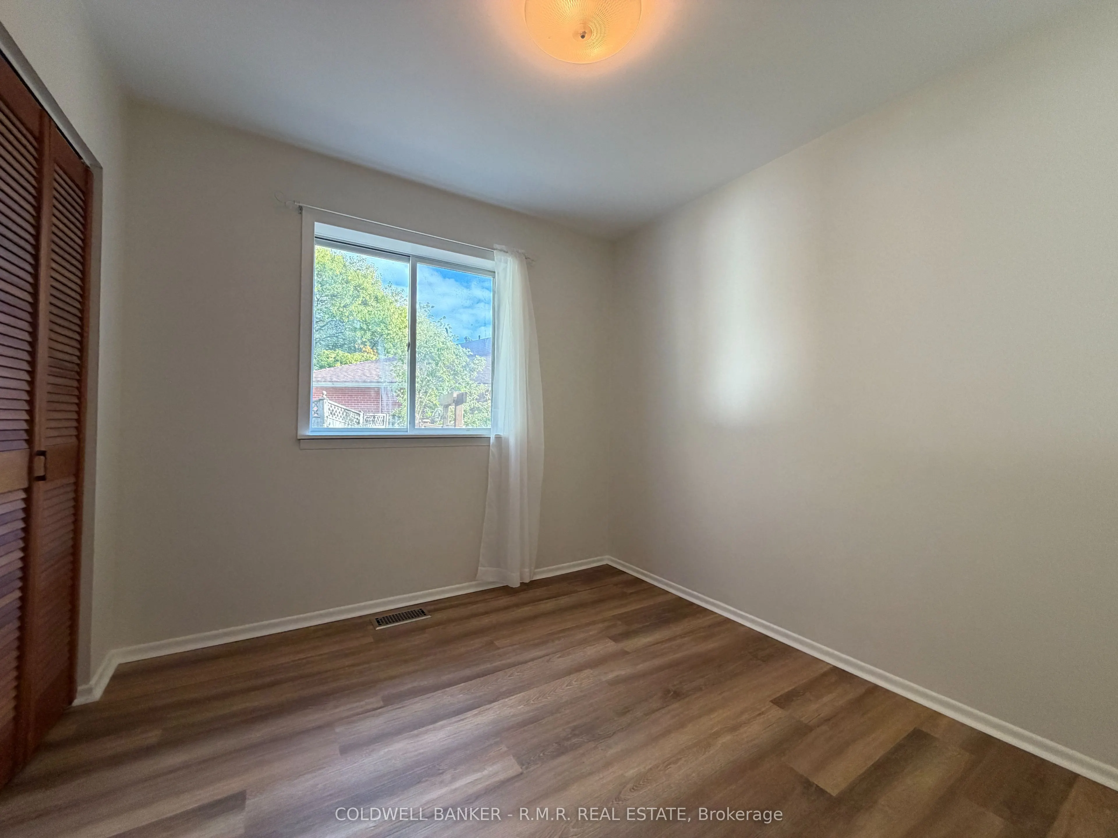 275 Silverbirch Drive