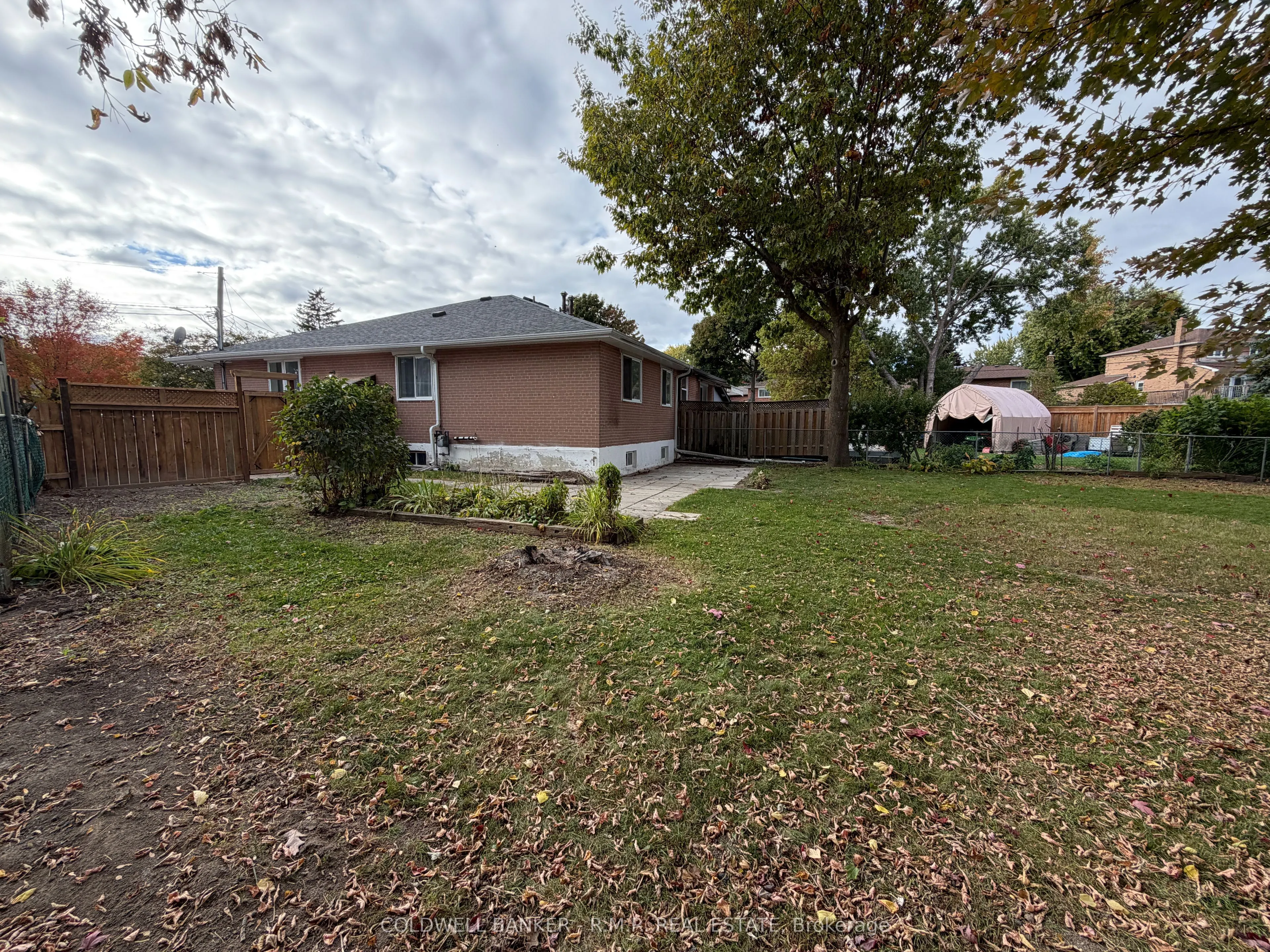 275 Silverbirch Drive