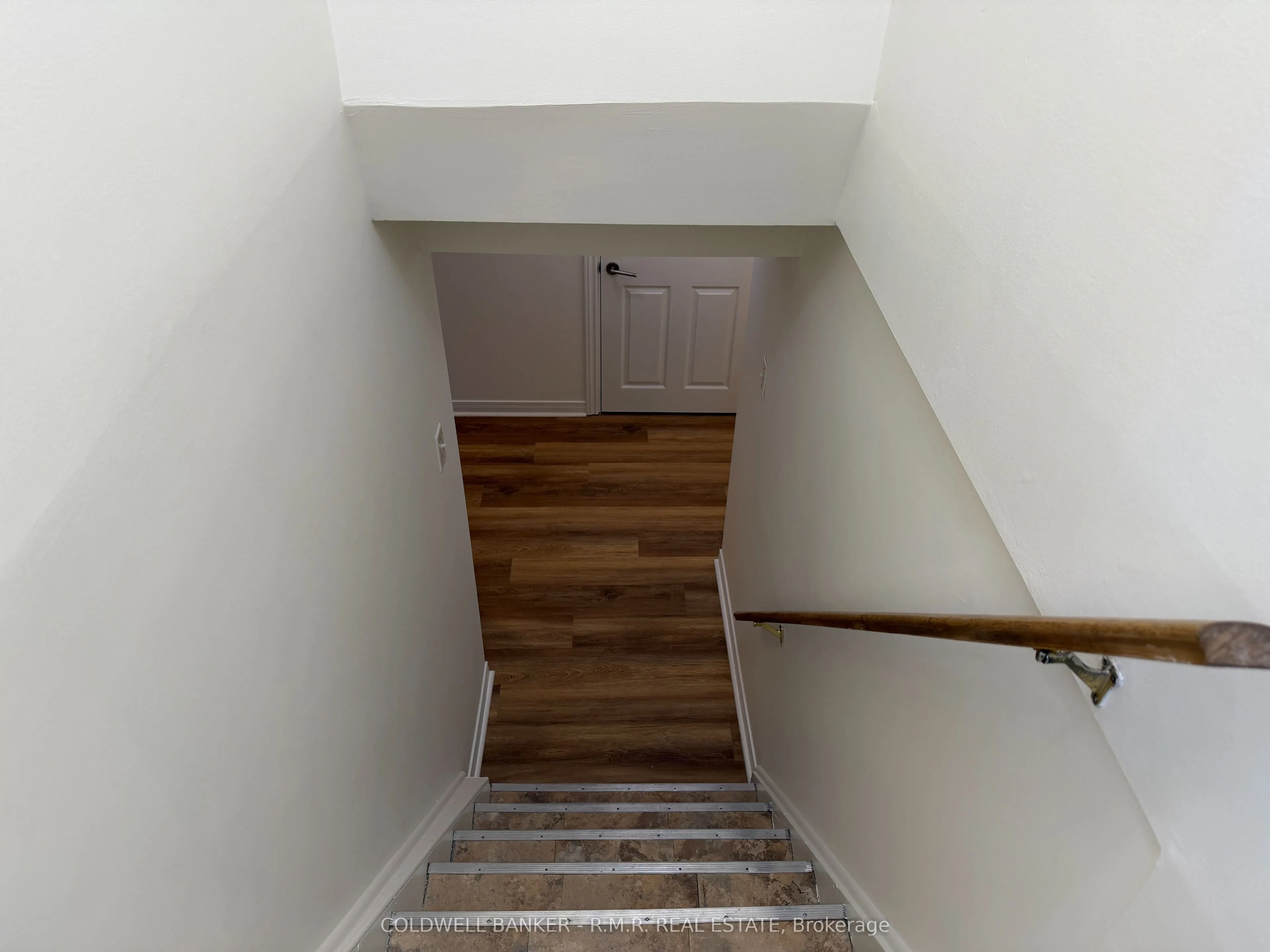 275 Silverbirch Drive