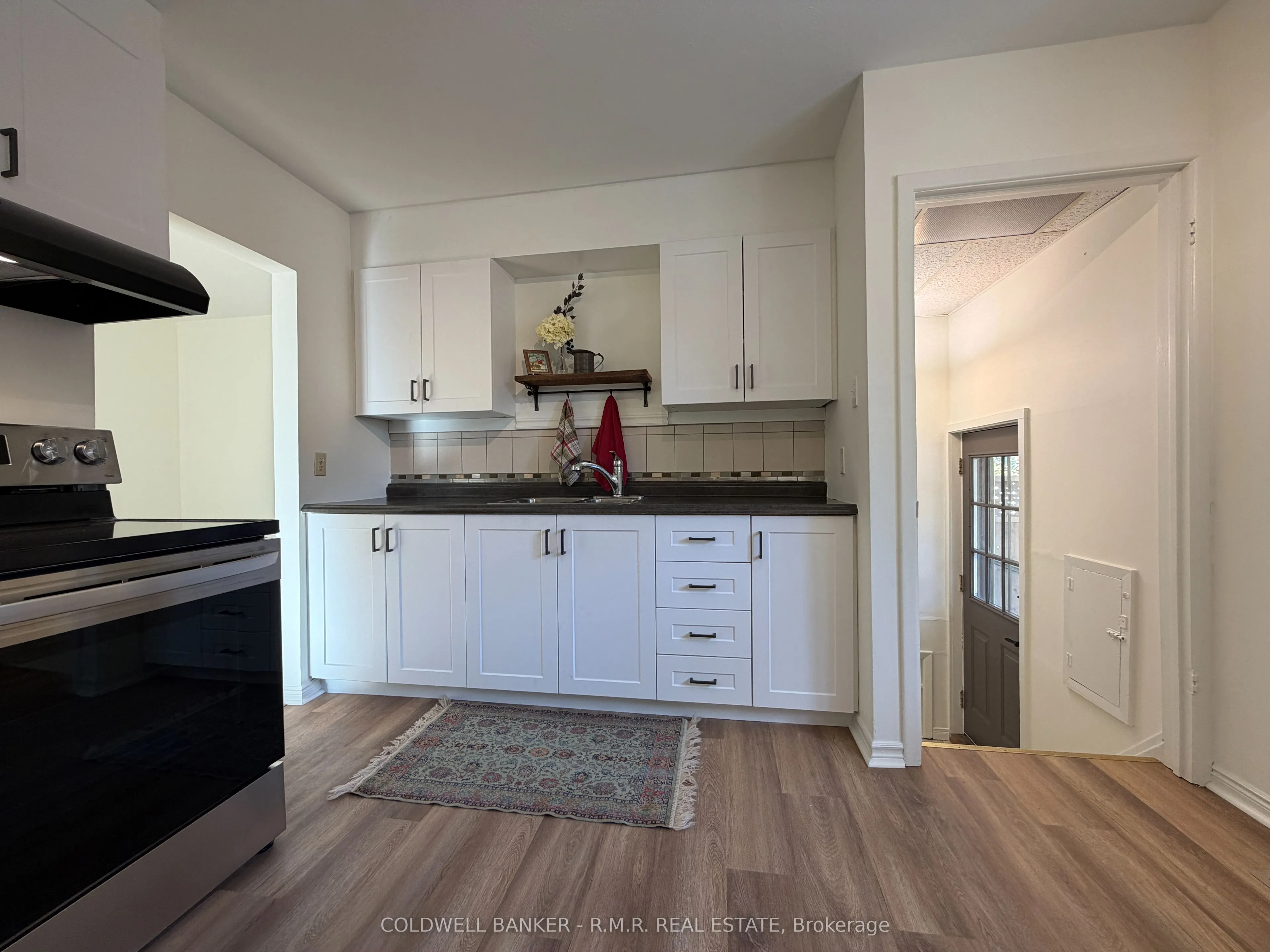 275 Silverbirch Drive