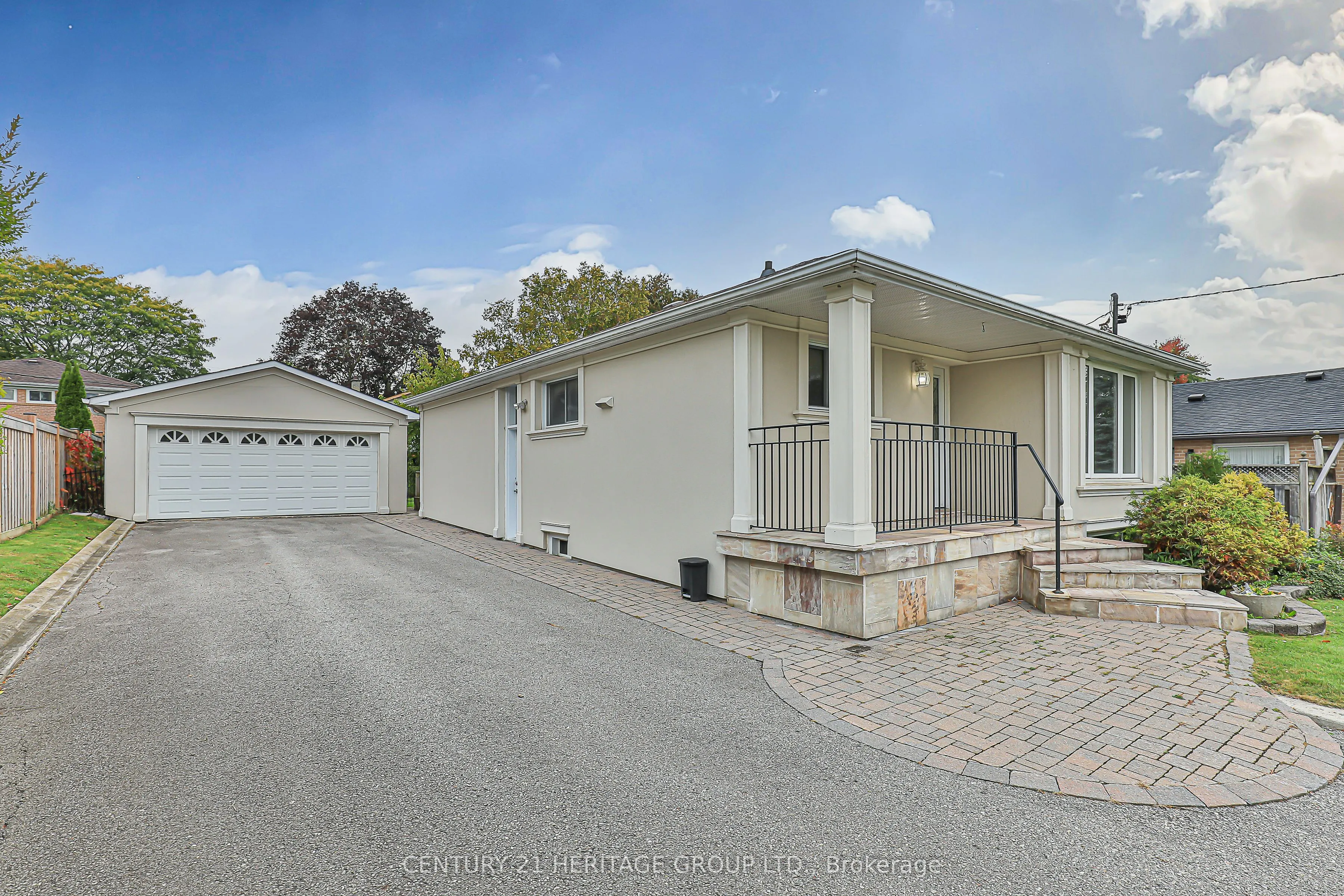 26 Knowles Crescent