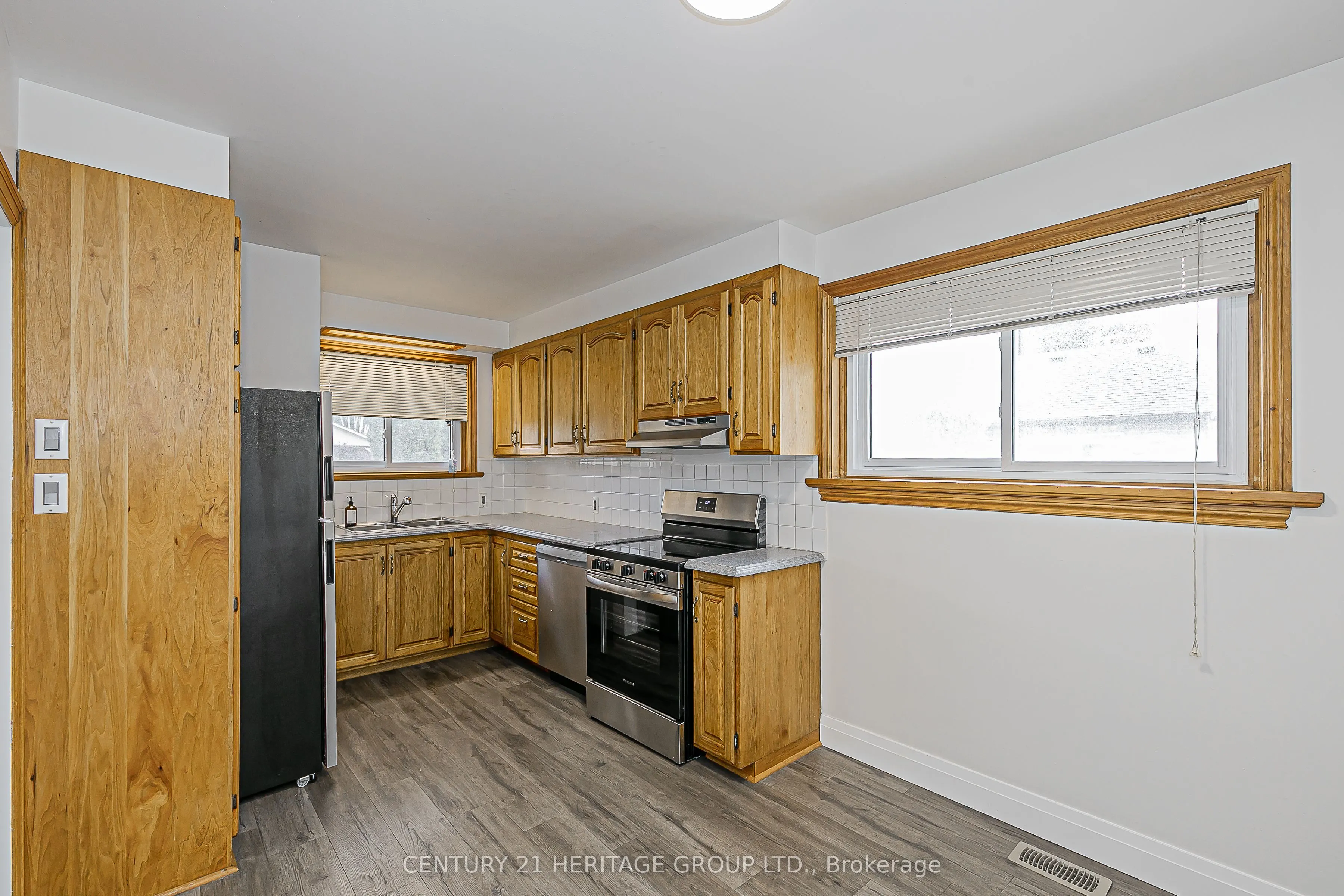 26 Knowles Crescent