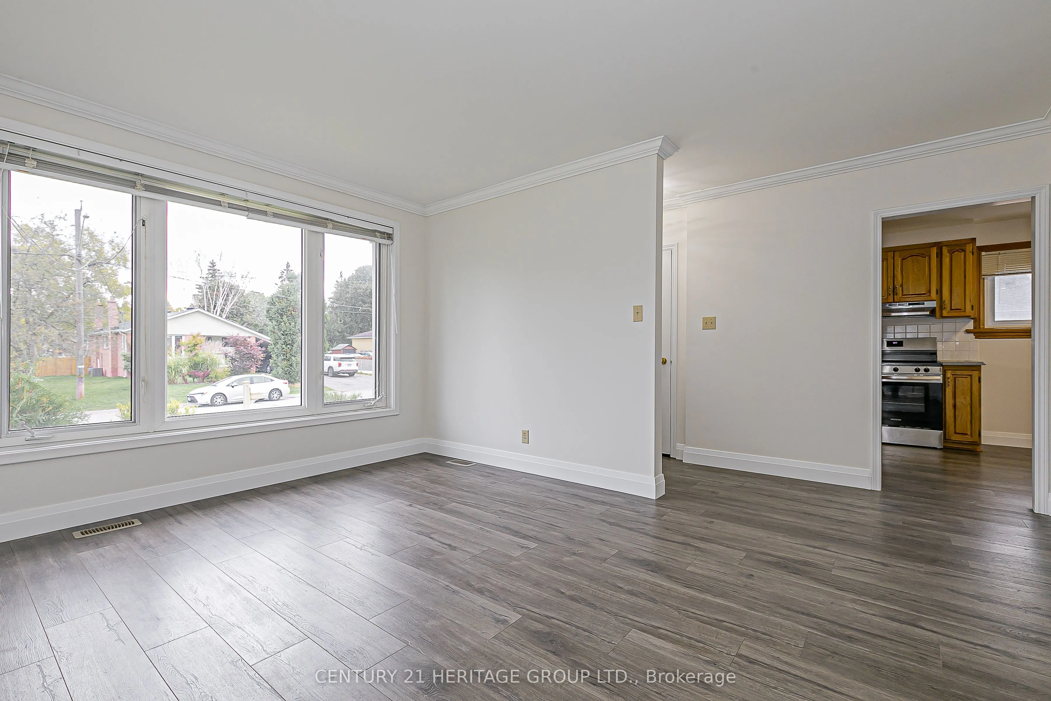 26 Knowles Crescent