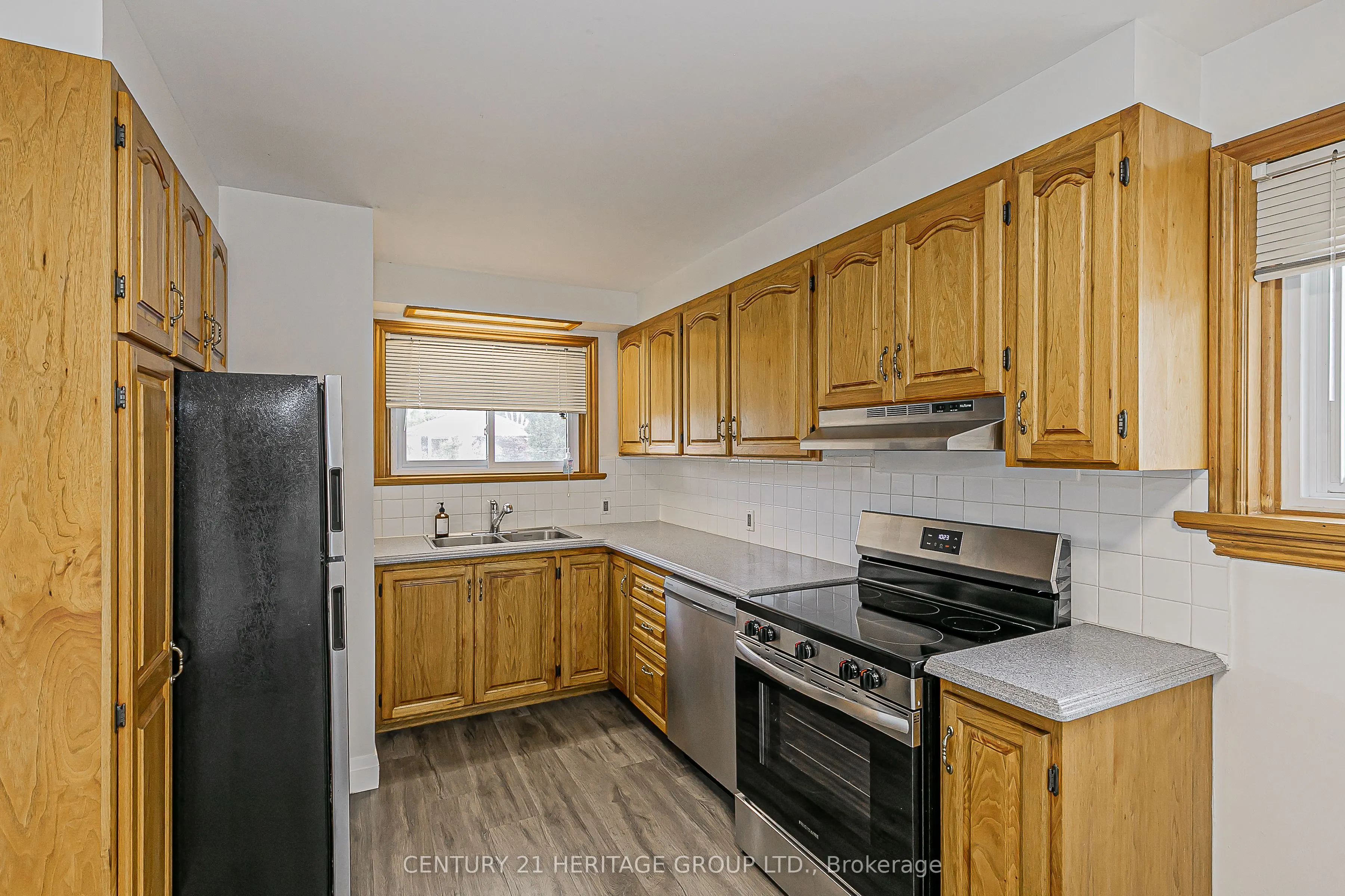 26 Knowles Crescent