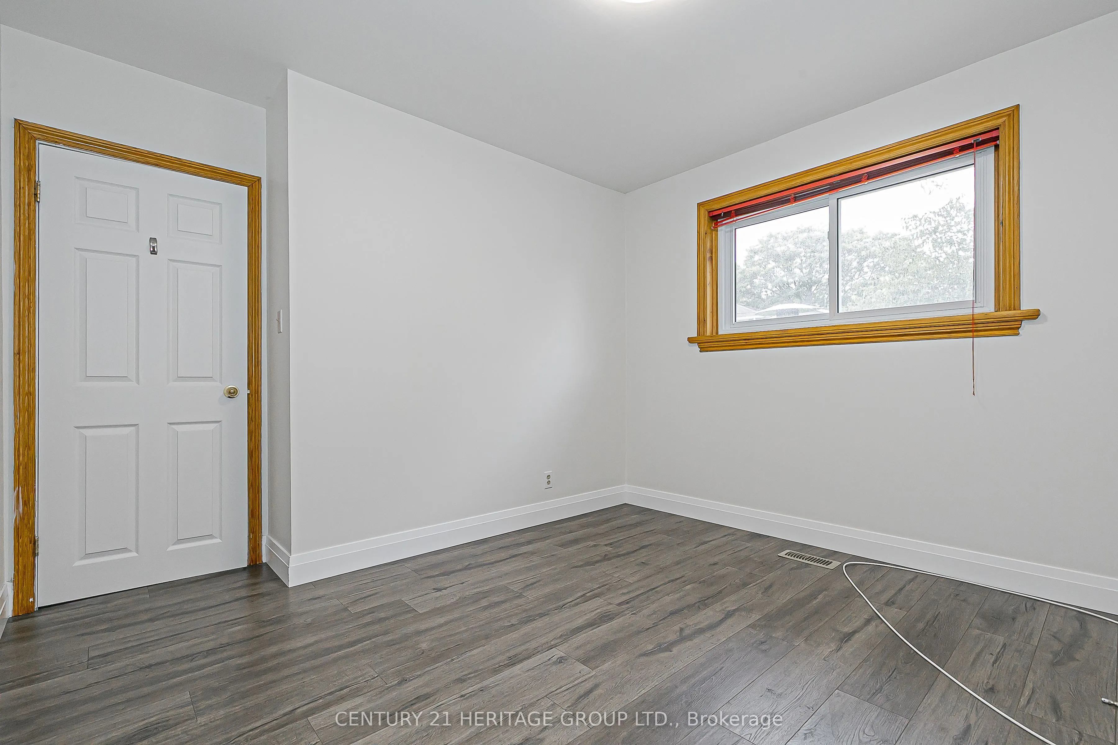 26 Knowles Crescent