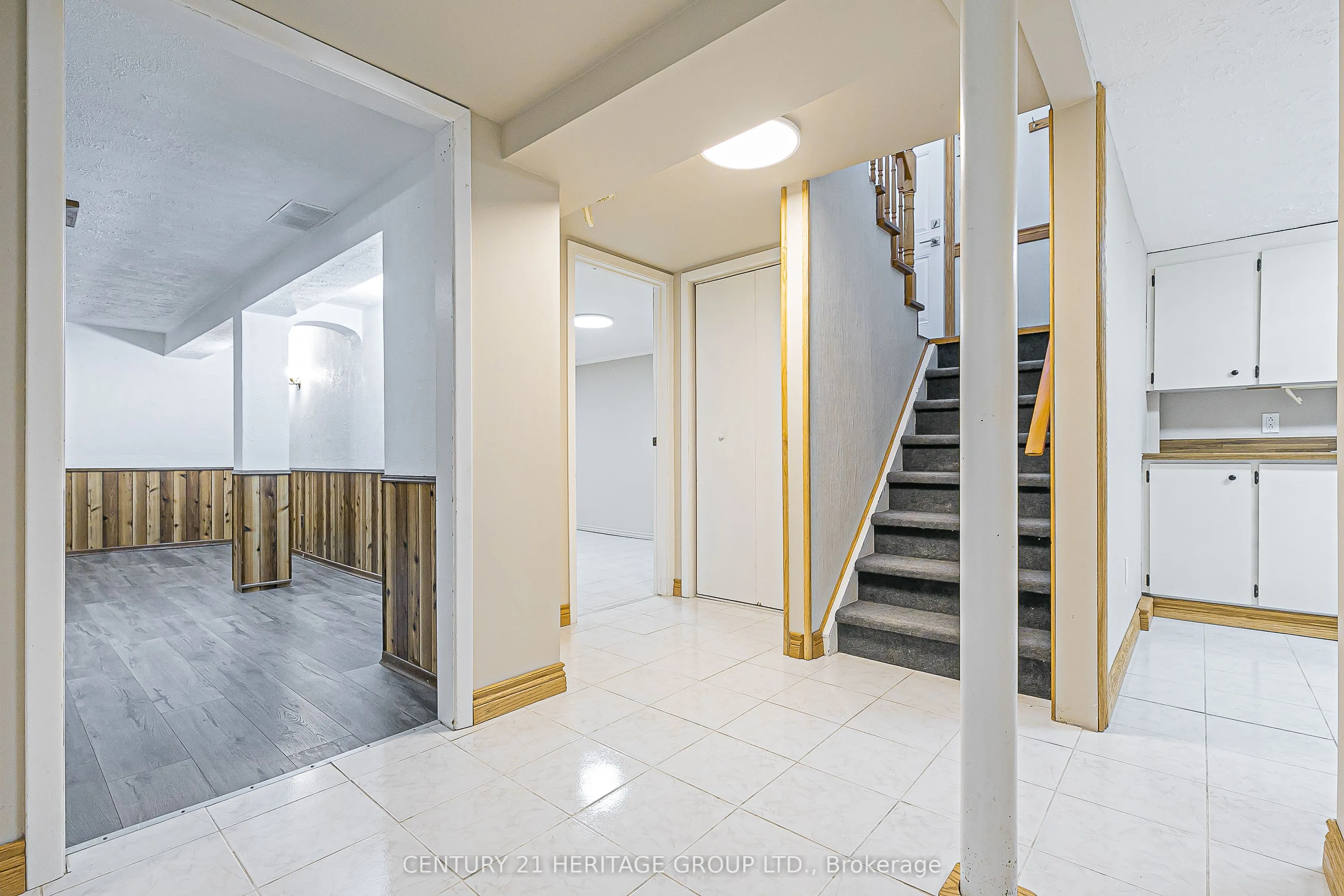 26 Knowles Crescent