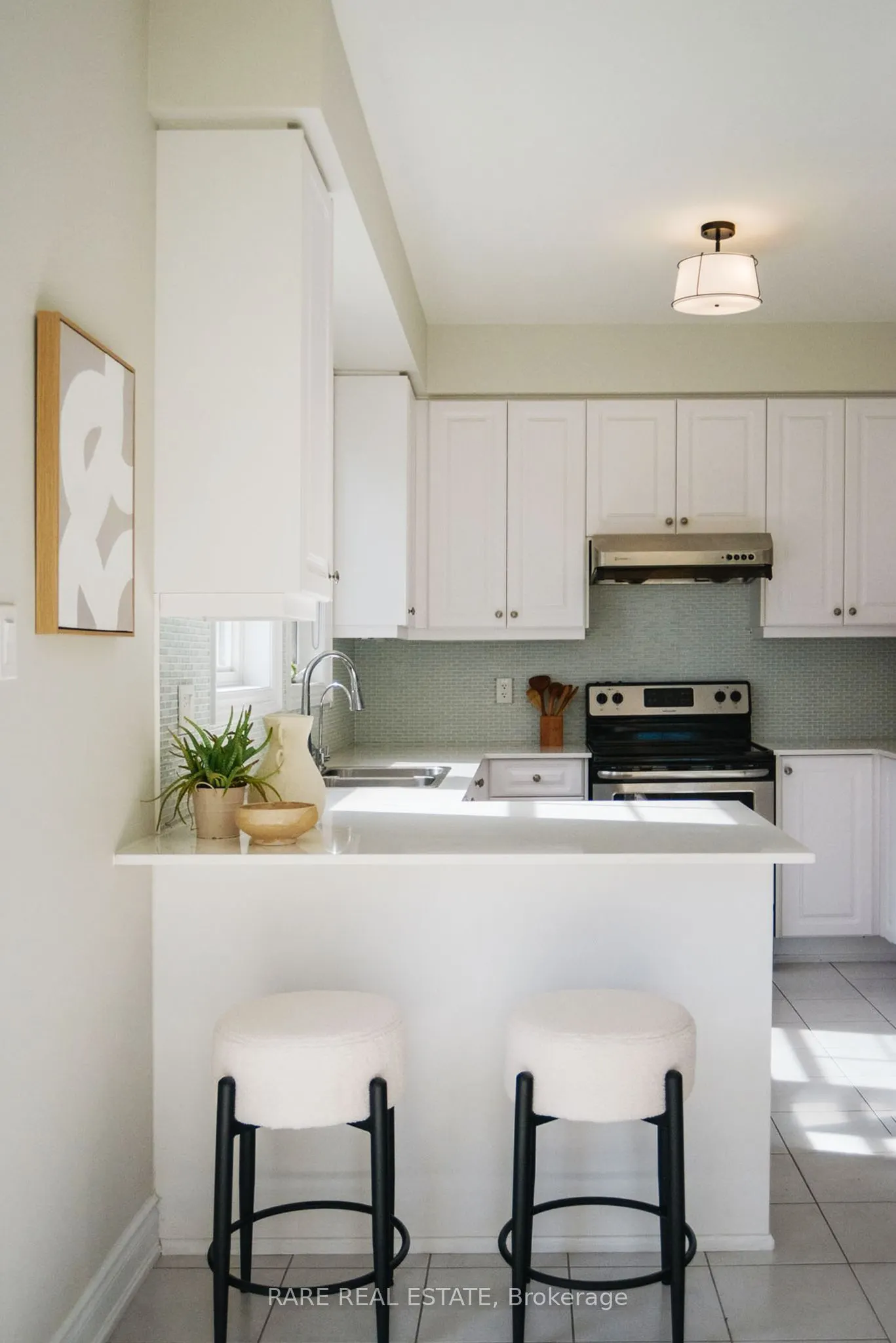 10 Porter Avenue W, #35