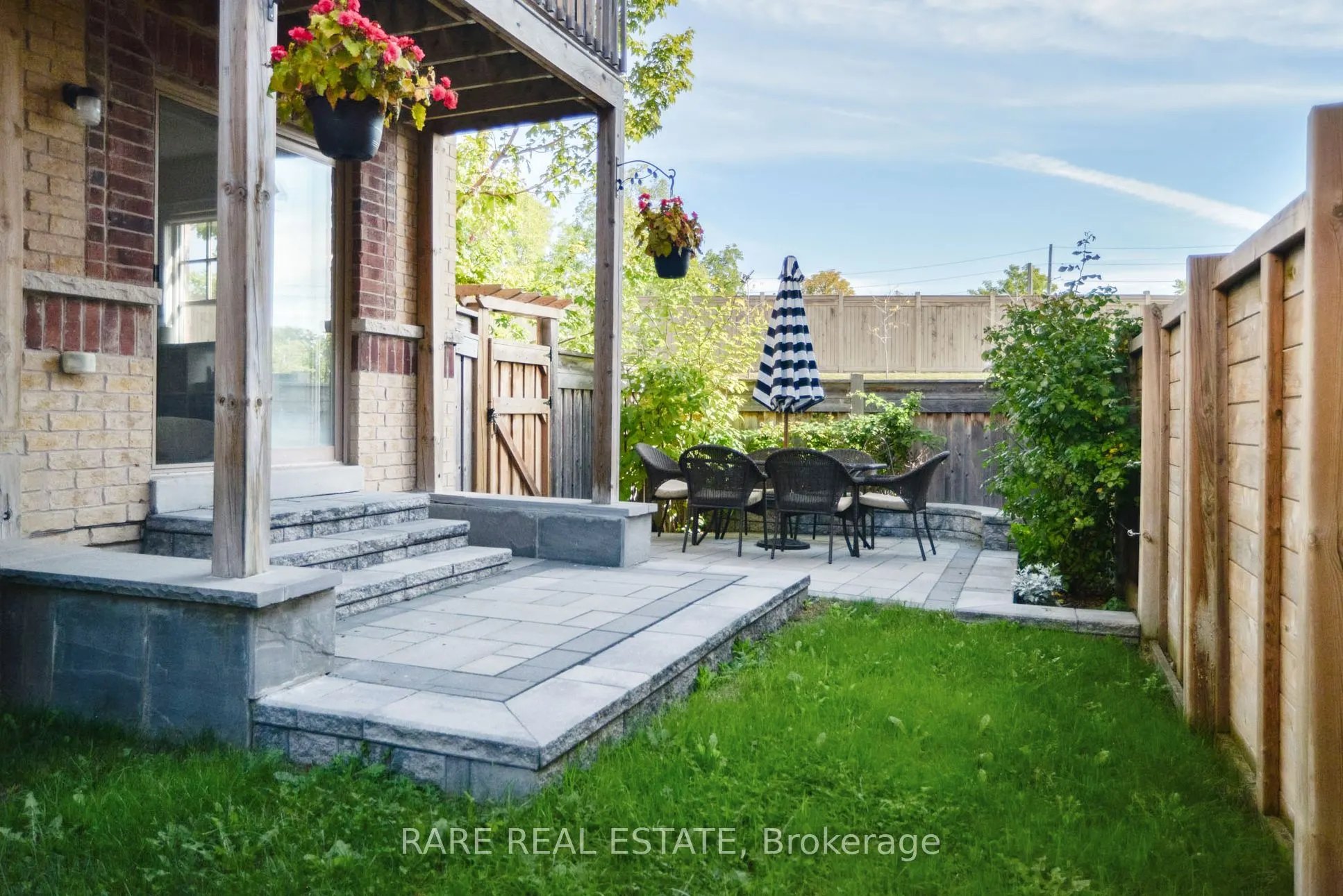10 Porter Avenue W, #35