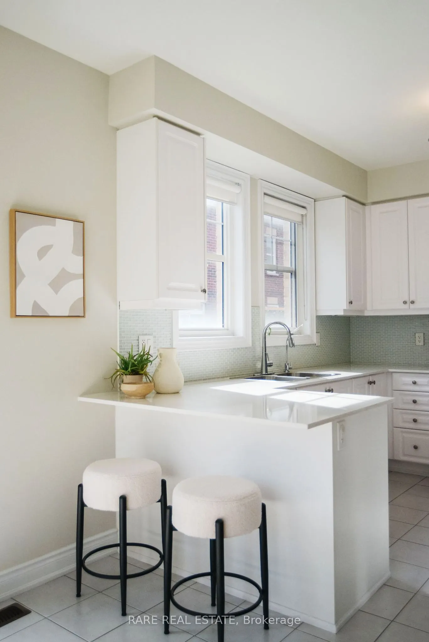 10 Porter Avenue W, #35