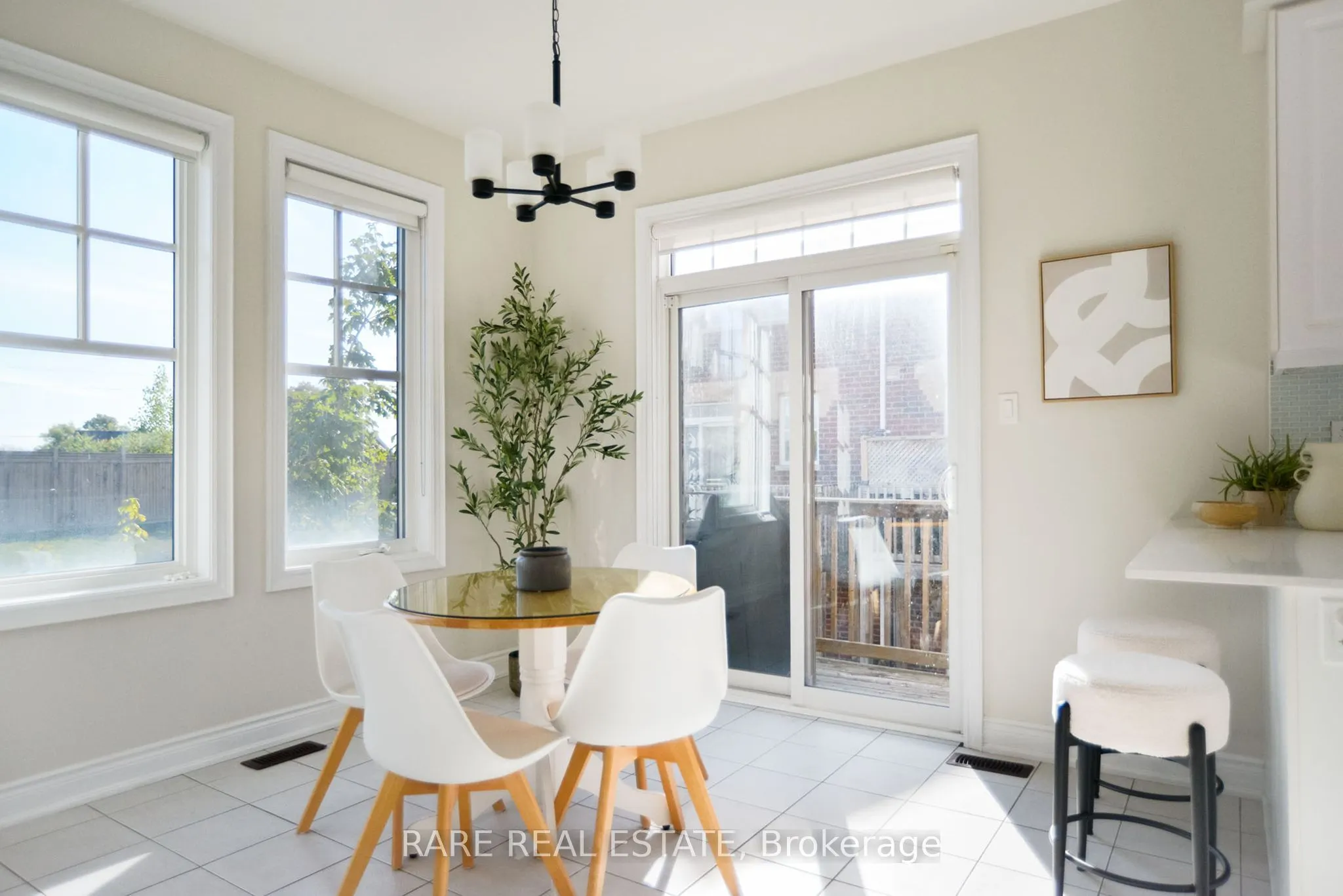10 Porter Avenue W, #35