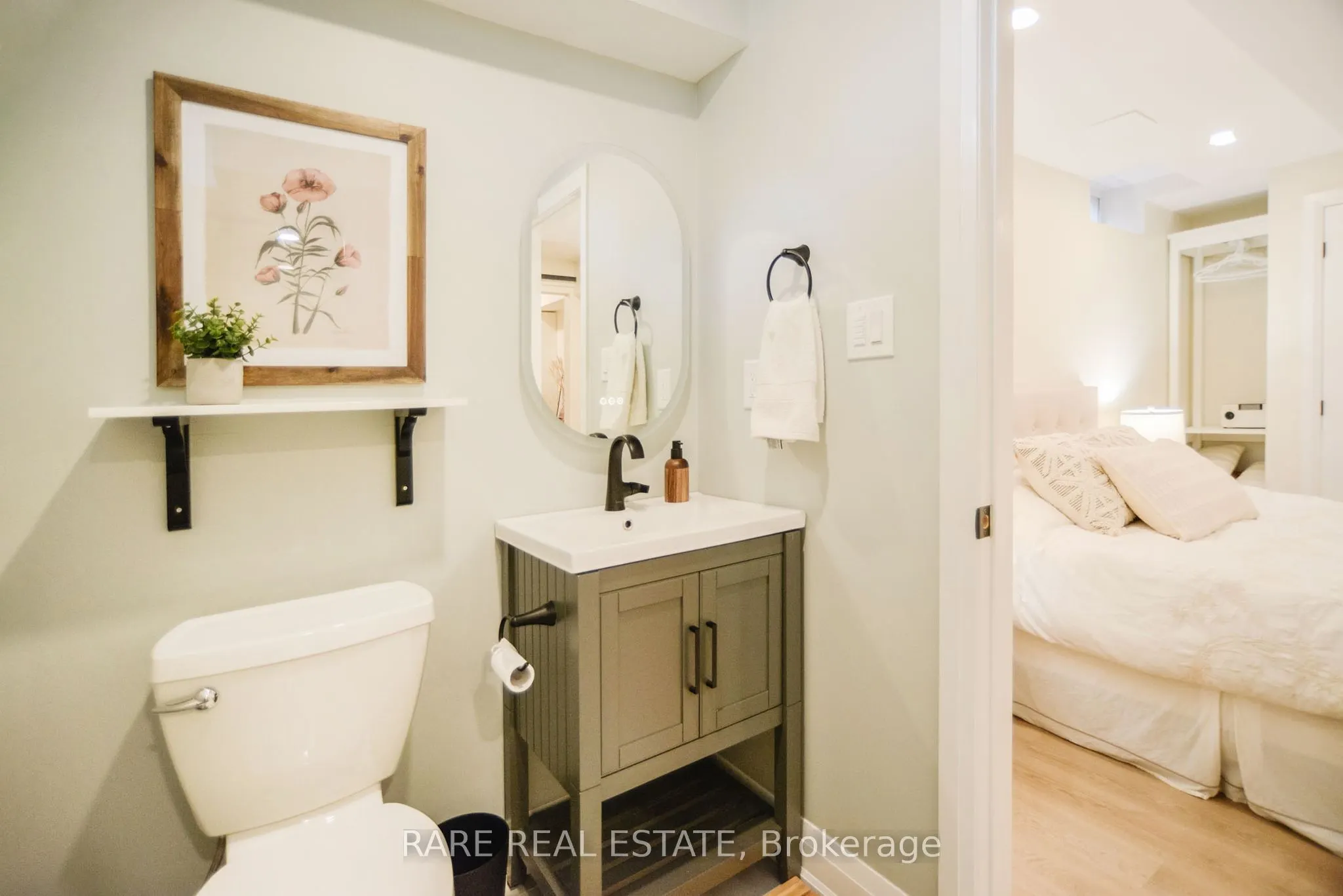 10 Porter Avenue W, #35