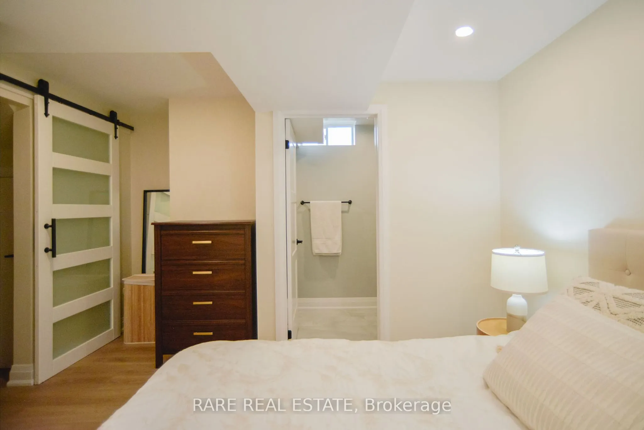 10 Porter Avenue W, #35