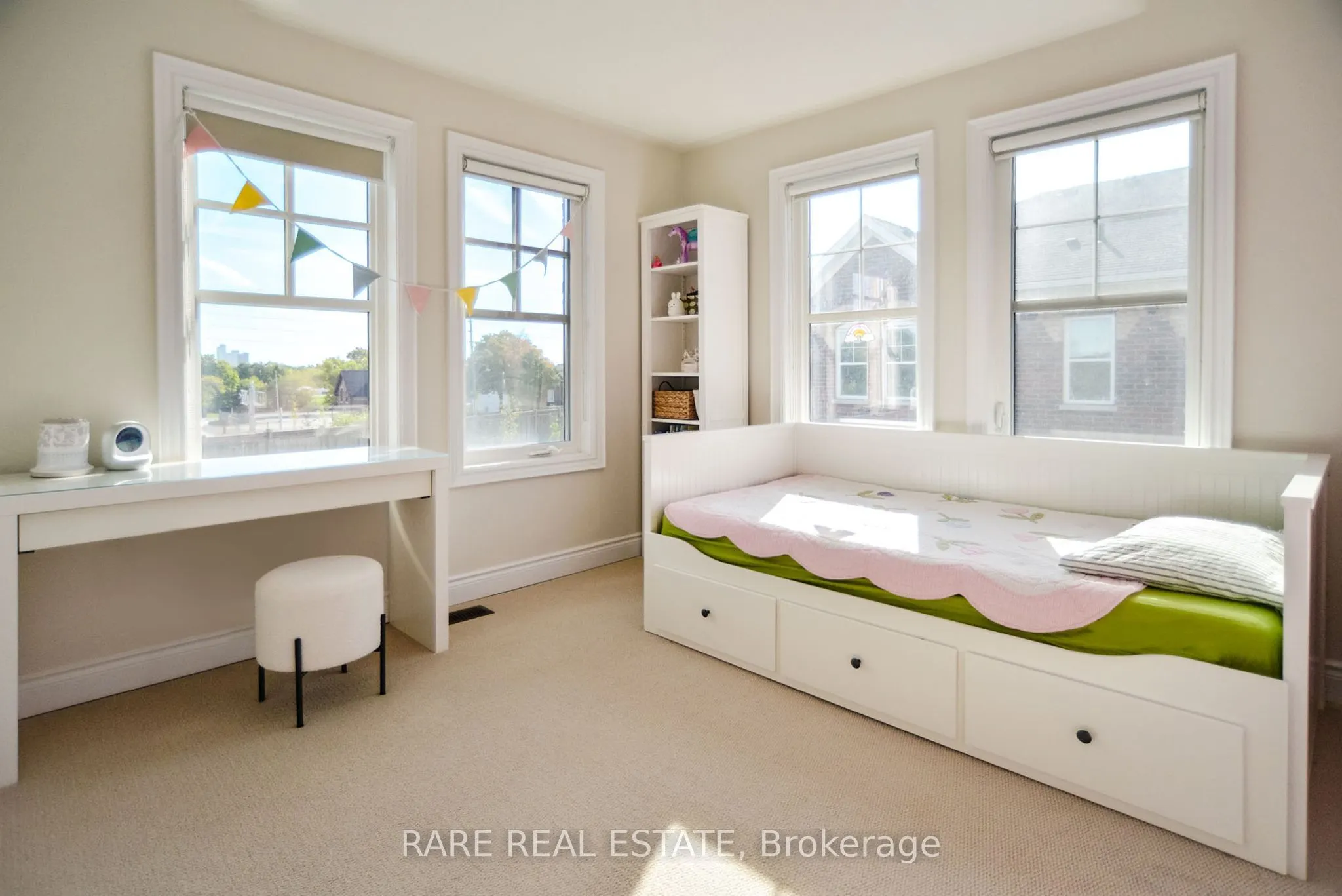 10 Porter Avenue W, #35