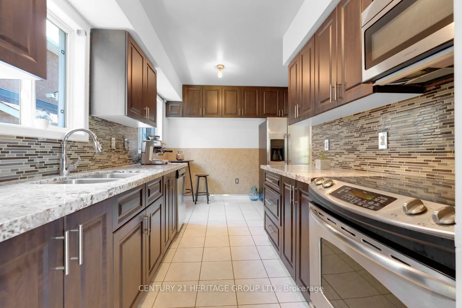431 Carruthers Avenue, #Upper