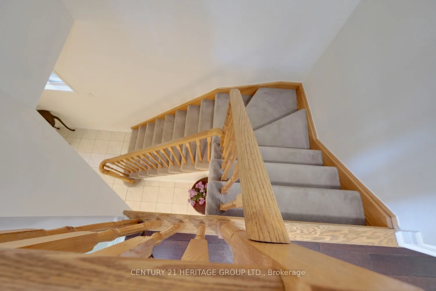 431 Carruthers Avenue, #Upper