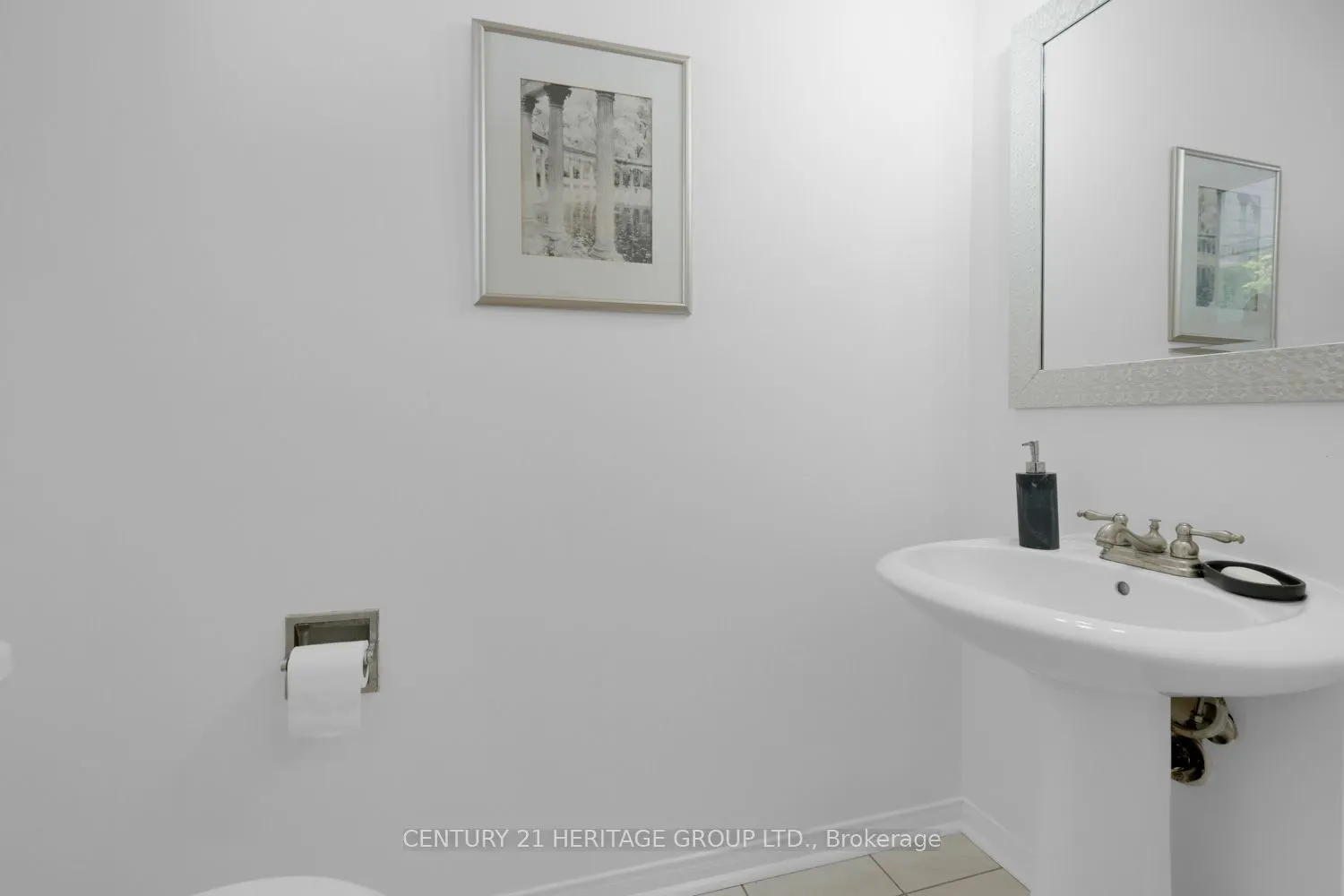431 Carruthers Avenue, #Upper