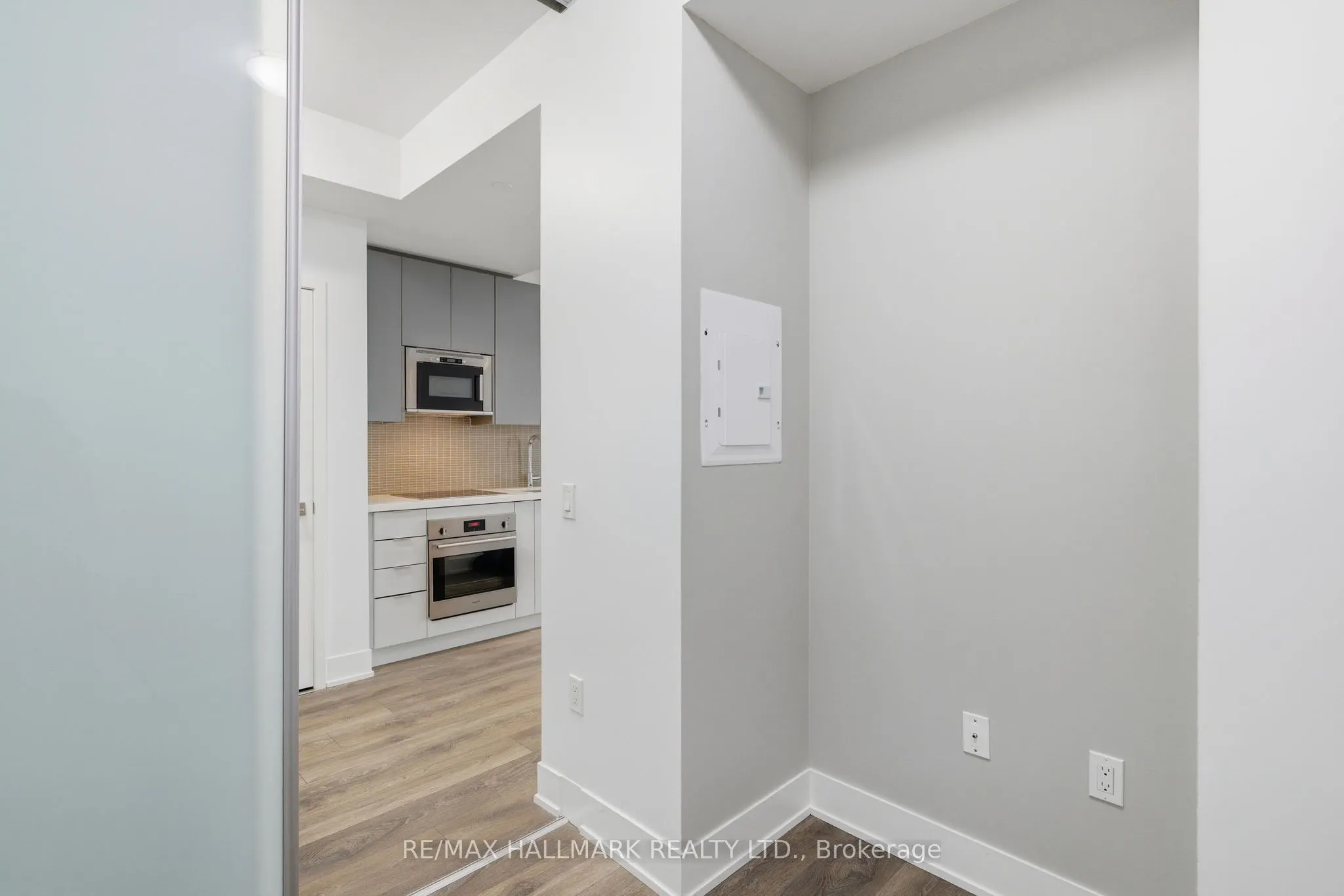 2916 Highway 7 Road W, #2406