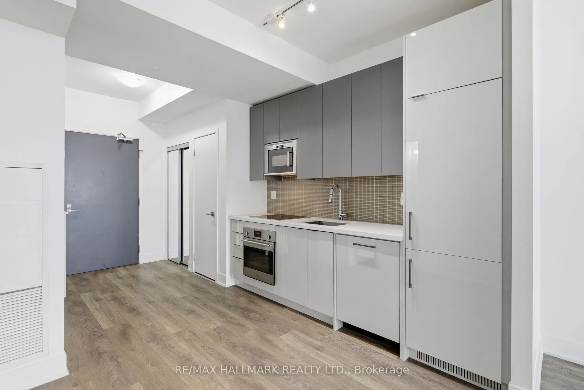 2916 Highway 7 Road W, #2406
