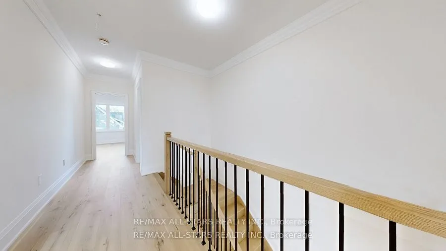 48 Third Avenue S